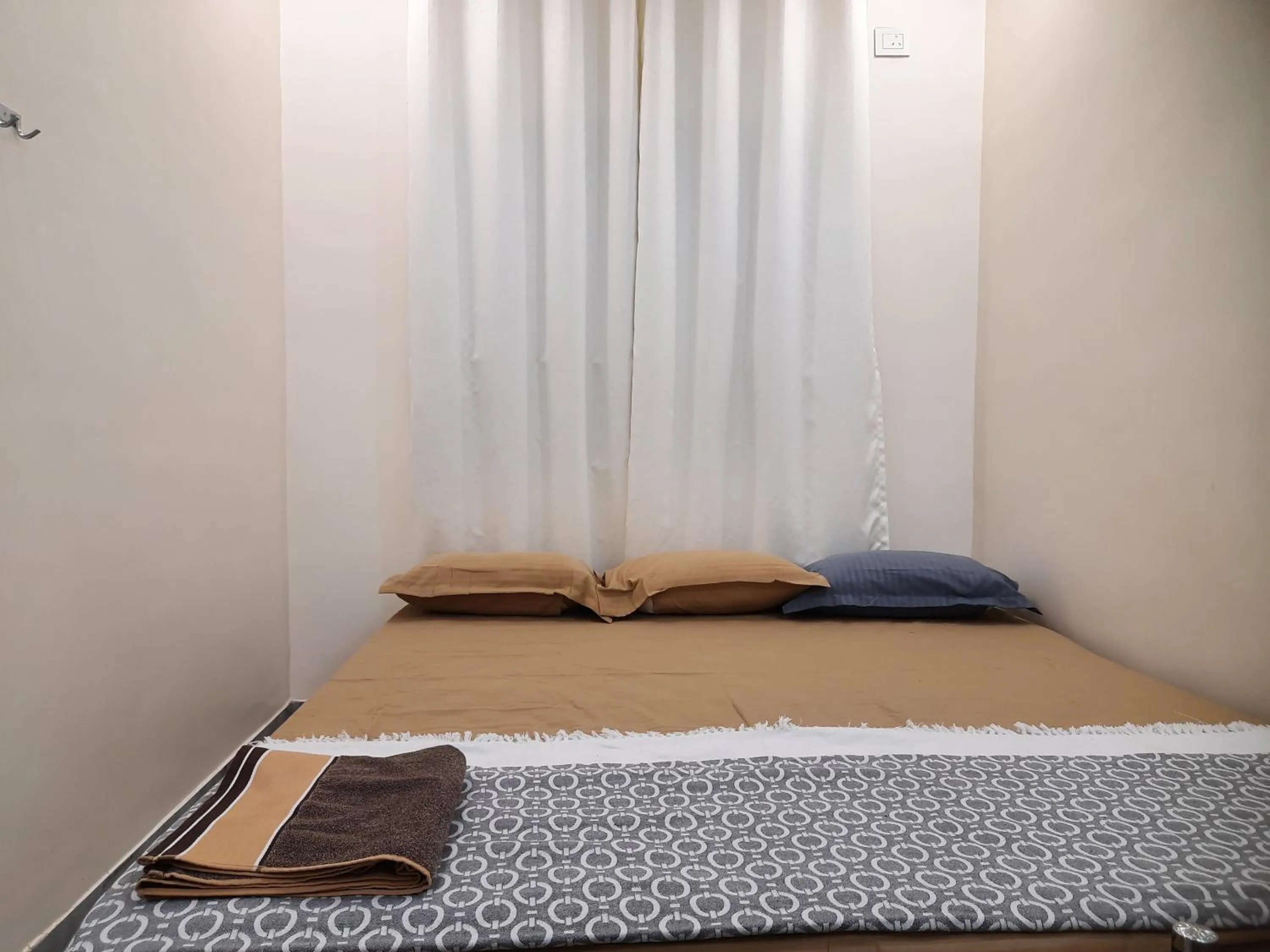 Shriguru Guest House Akkalkot