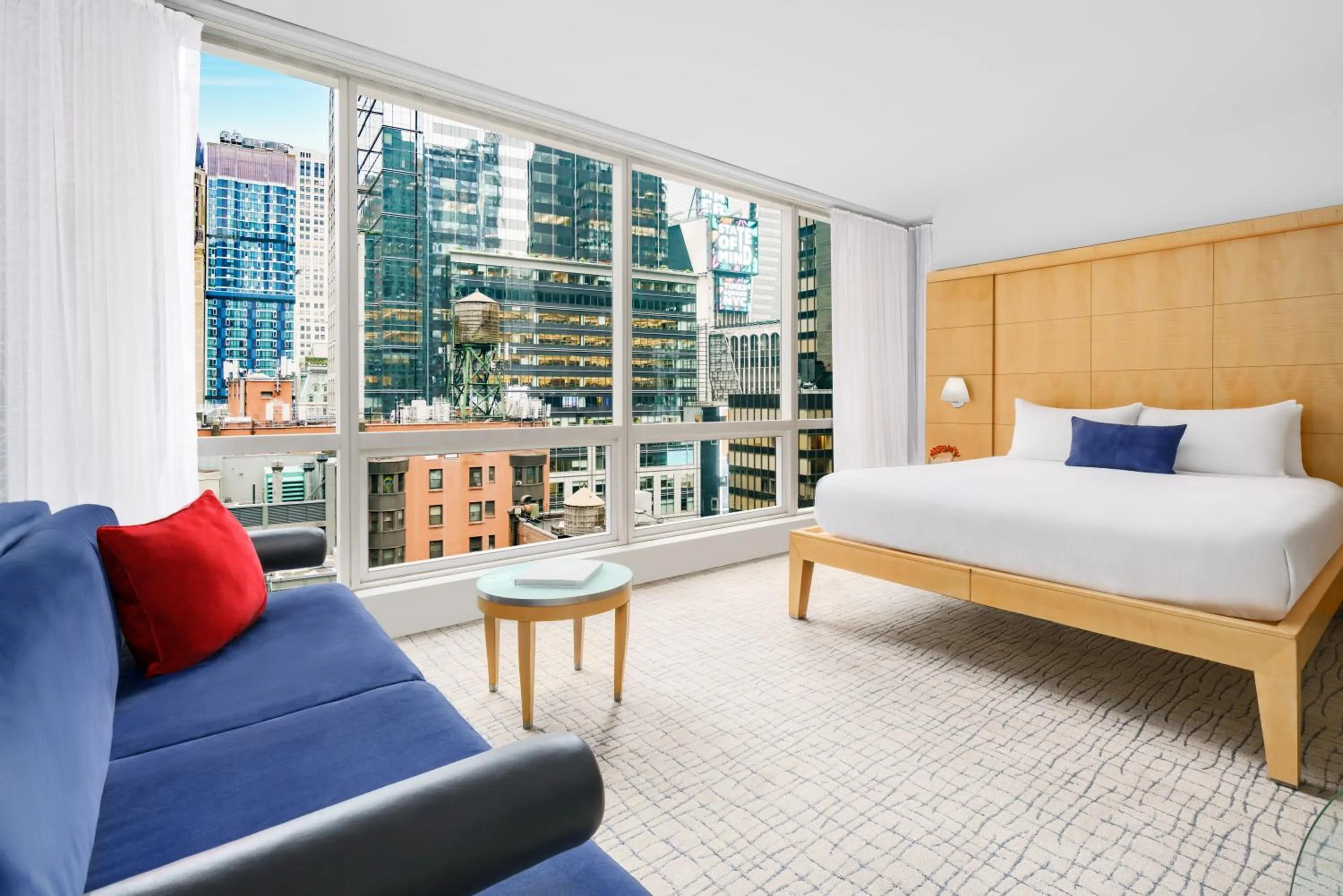 Living room, Bed in Millennium Premier Hotel New York Times Square