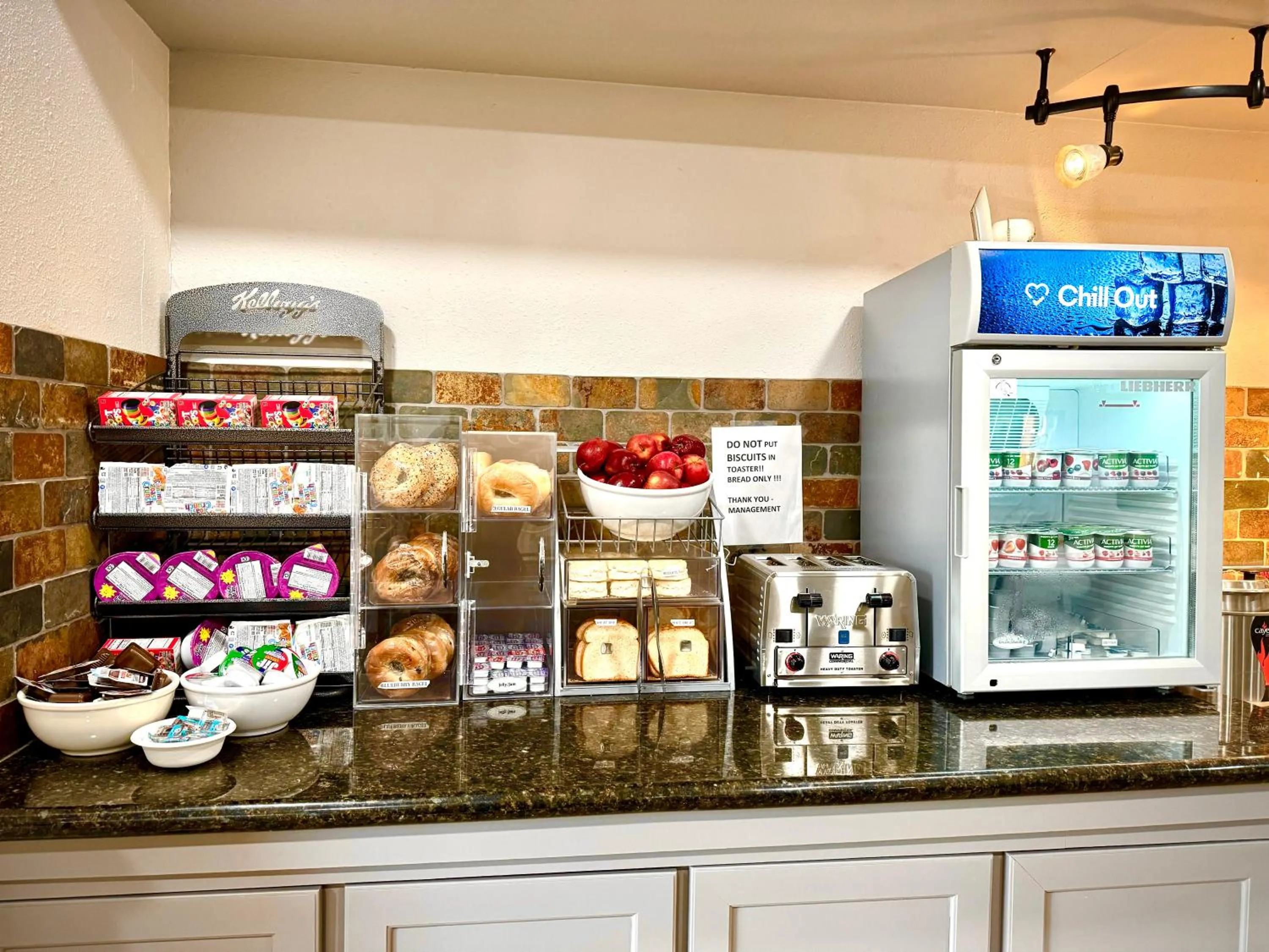 Breakfast in Super 8 by Wyndham Clovis