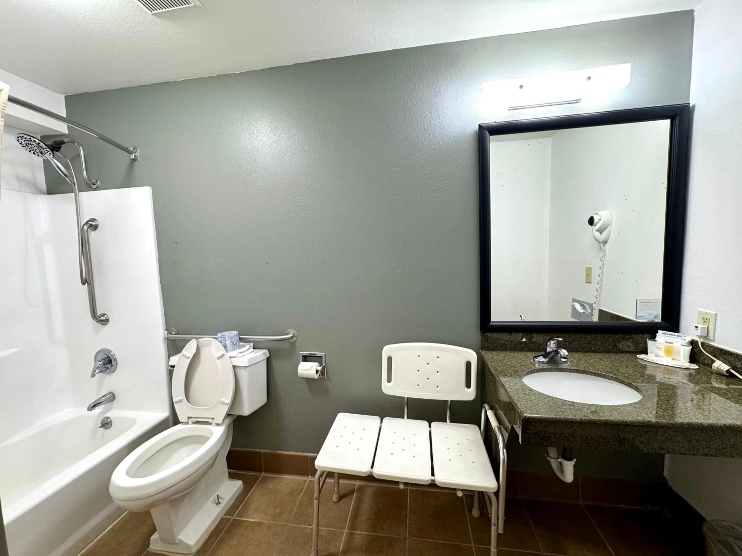 Super 8 by Wyndham Clovis