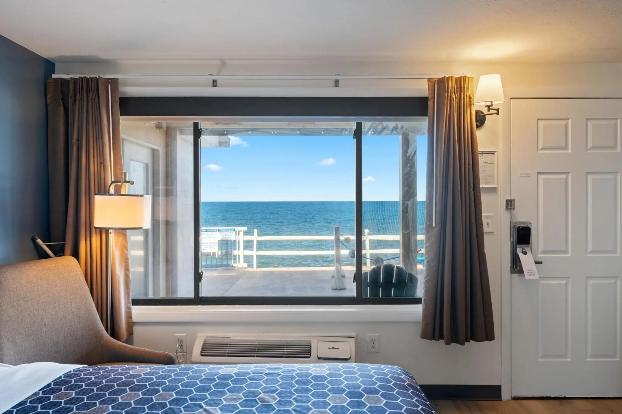 Bedroom, Bed in Pilgrim Sands on Long Beach