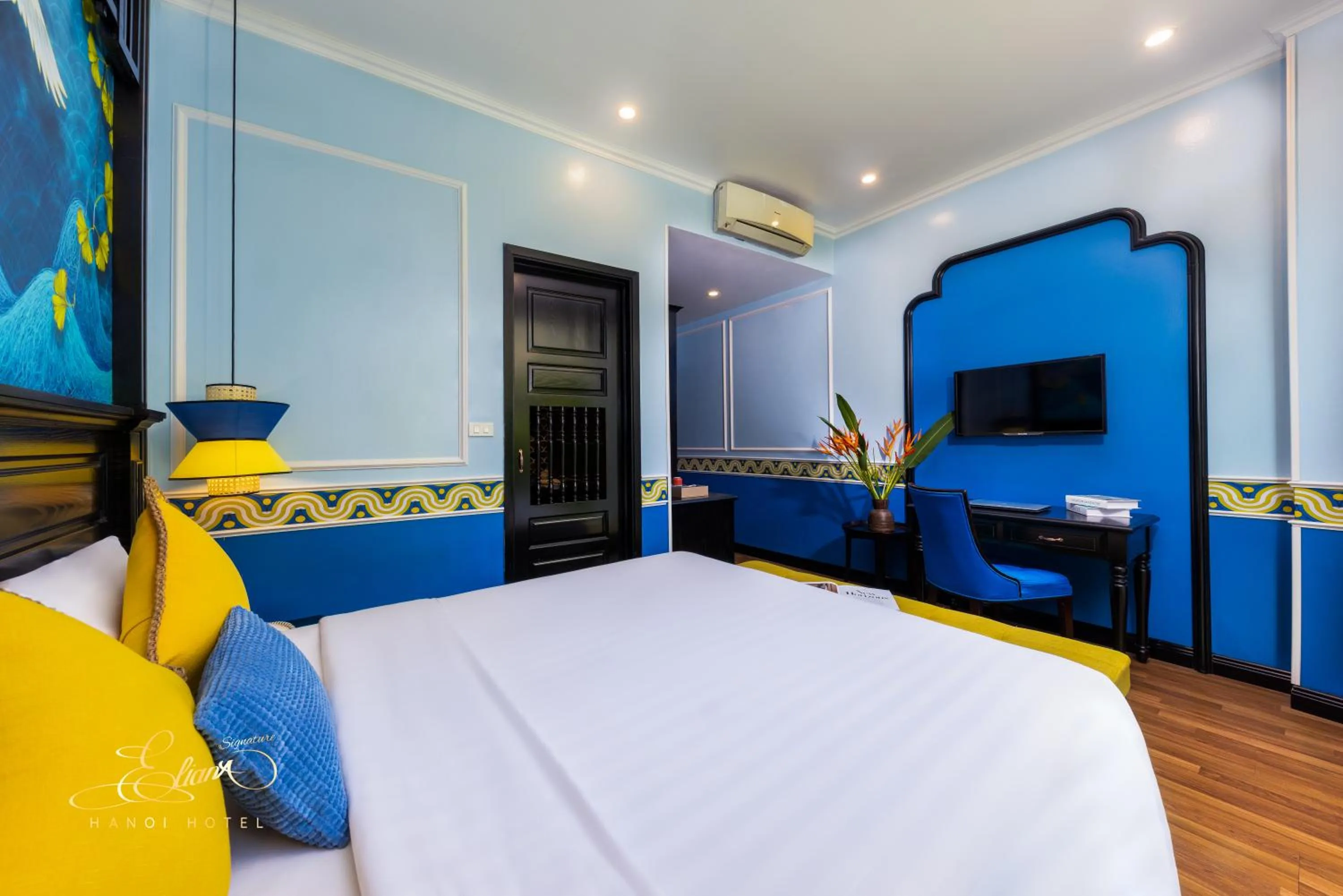 Communal lounge/ TV room, Bed in Eliana Signature Hanoi Hotel