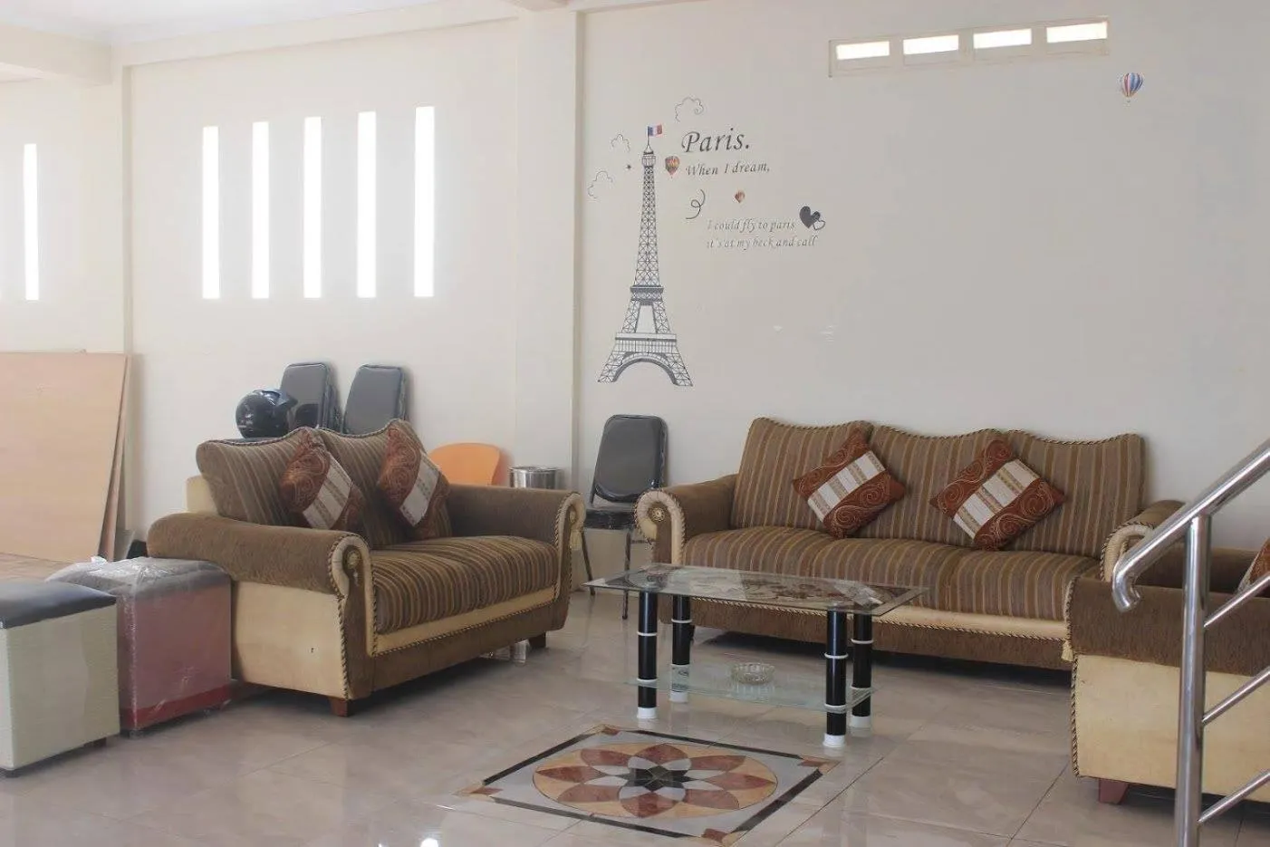 Living room in Solo Nadamax City Guest House Syariah