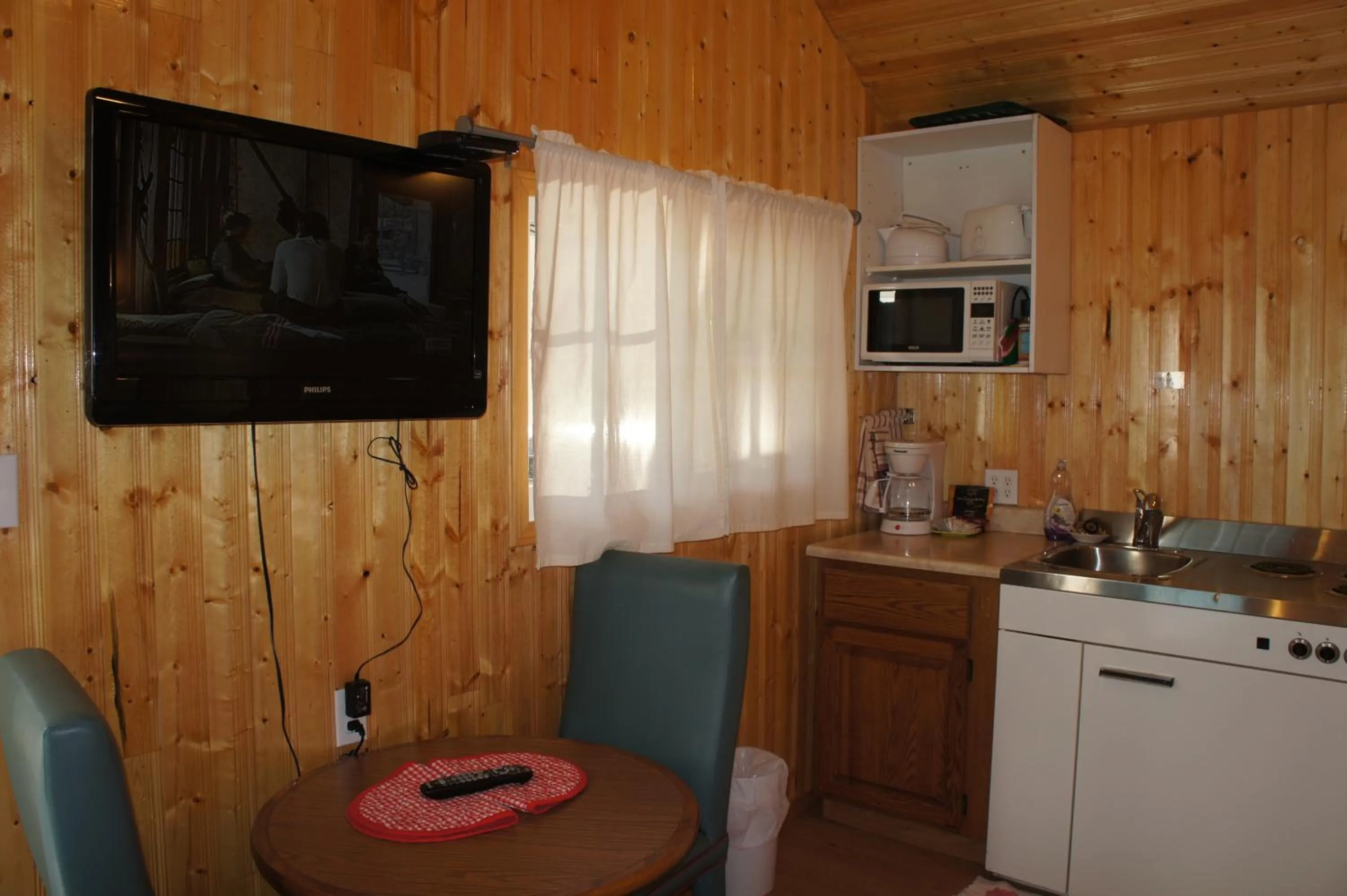 Kitchen or kitchenette in Fairmont Mountain Bungalows