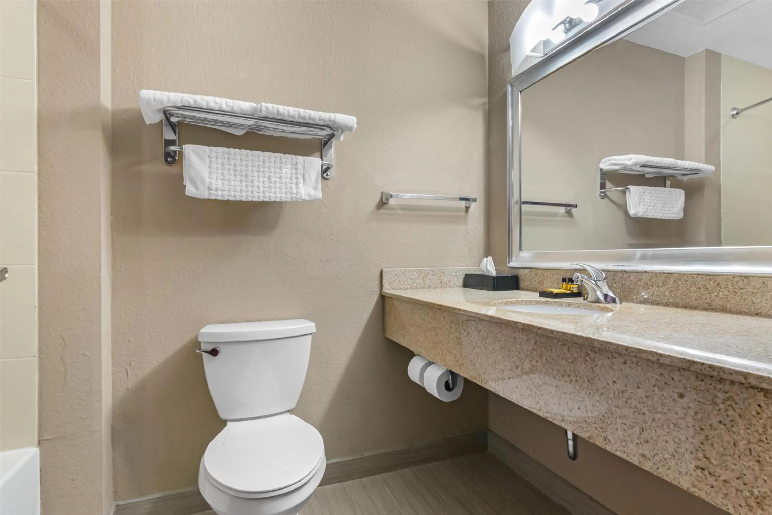 Bathroom in Best Western Plus Hiawatha Hotel