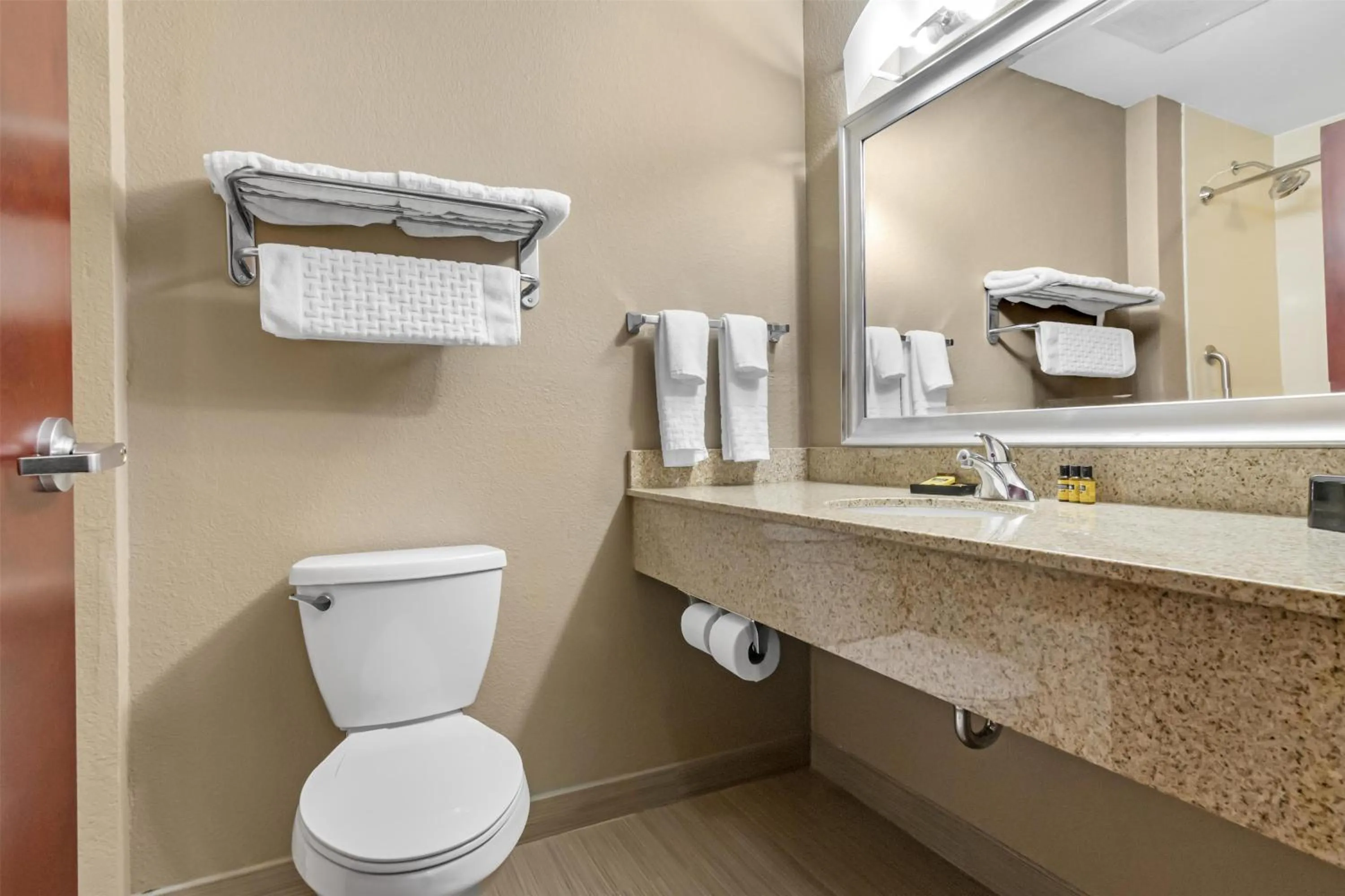 Bathroom in Best Western Plus Hiawatha Hotel