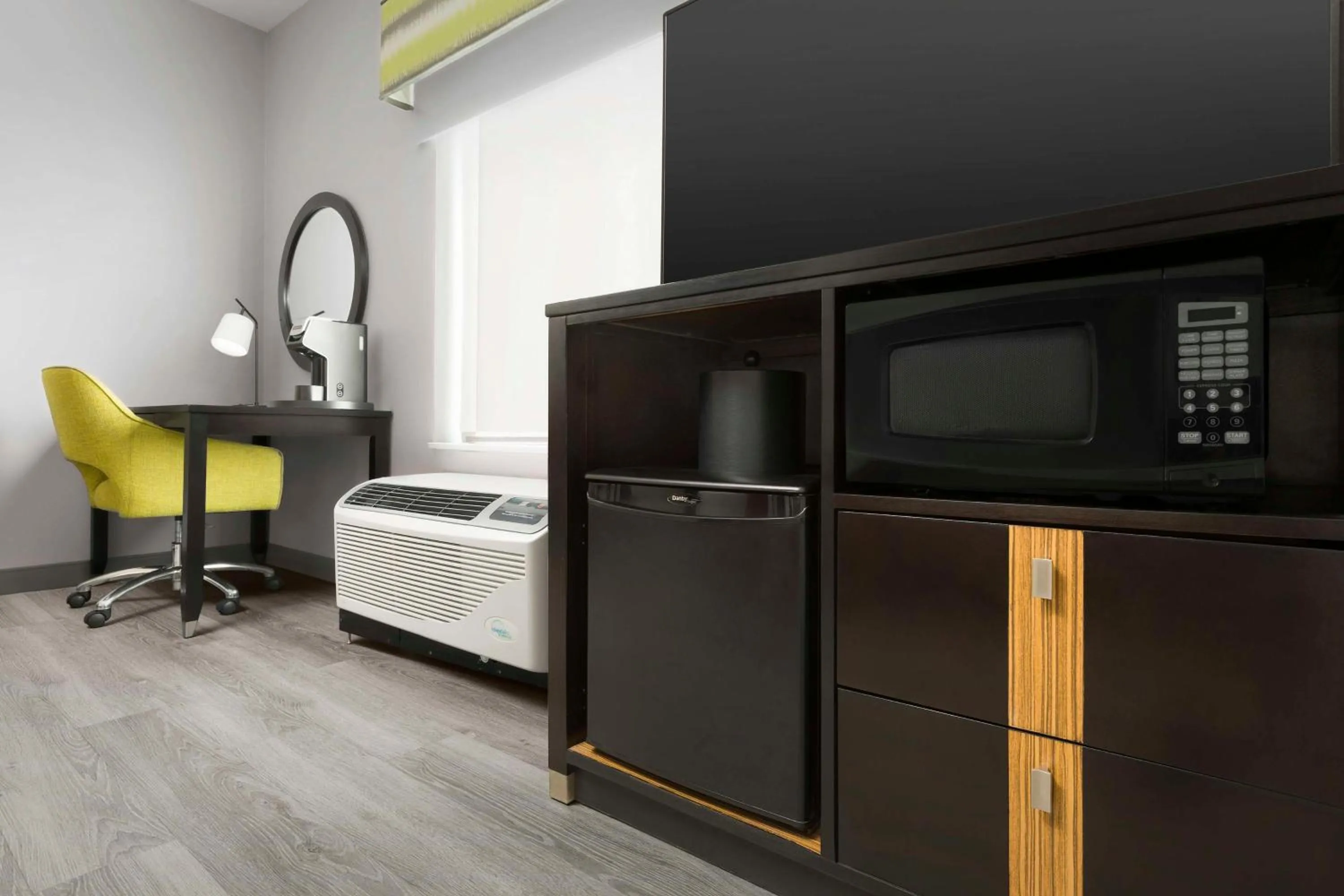 Bedroom in Hampton Inn & Suites El Paso/East