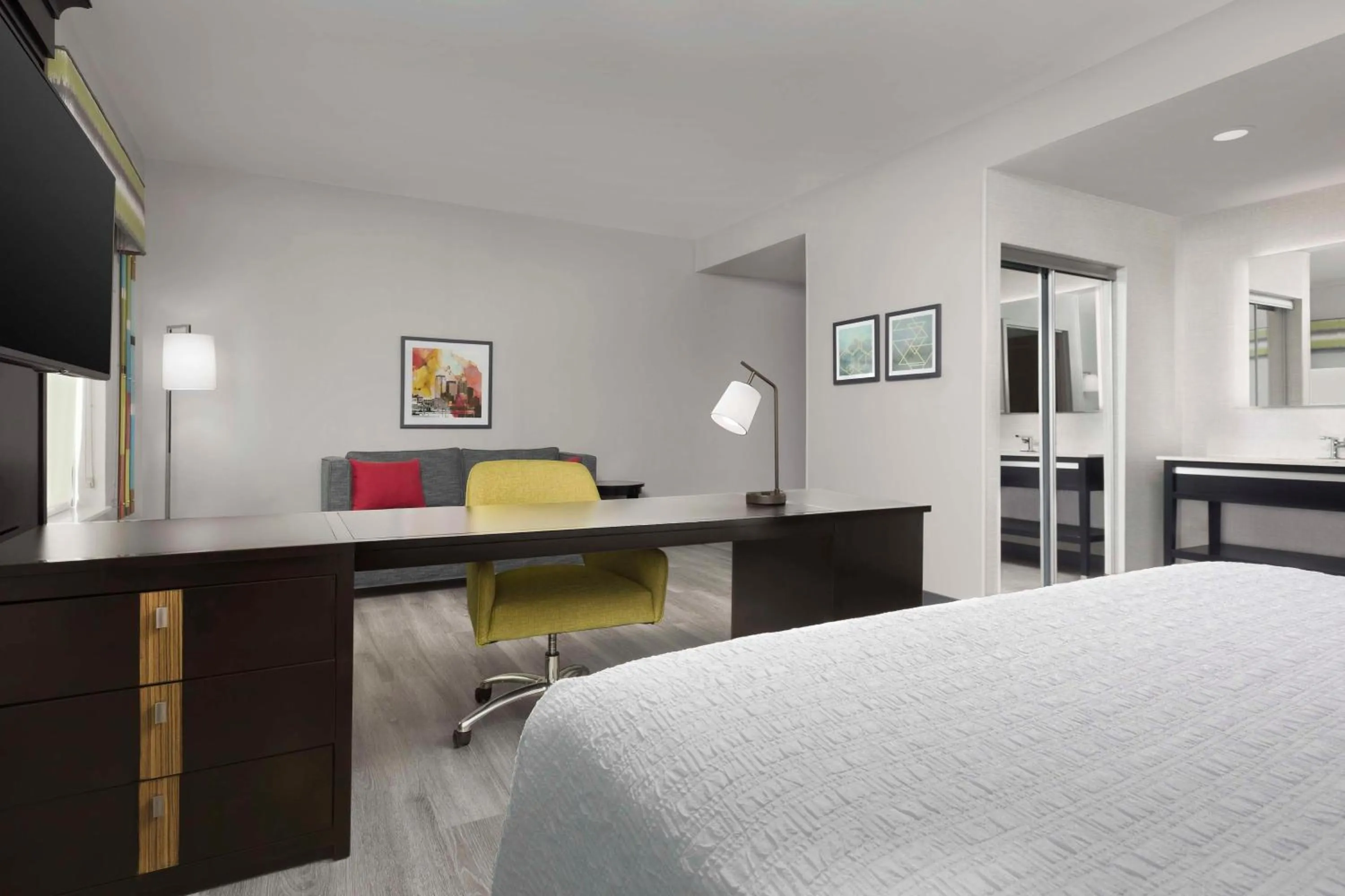 Living room, Bed in Hampton Inn & Suites El Paso/East