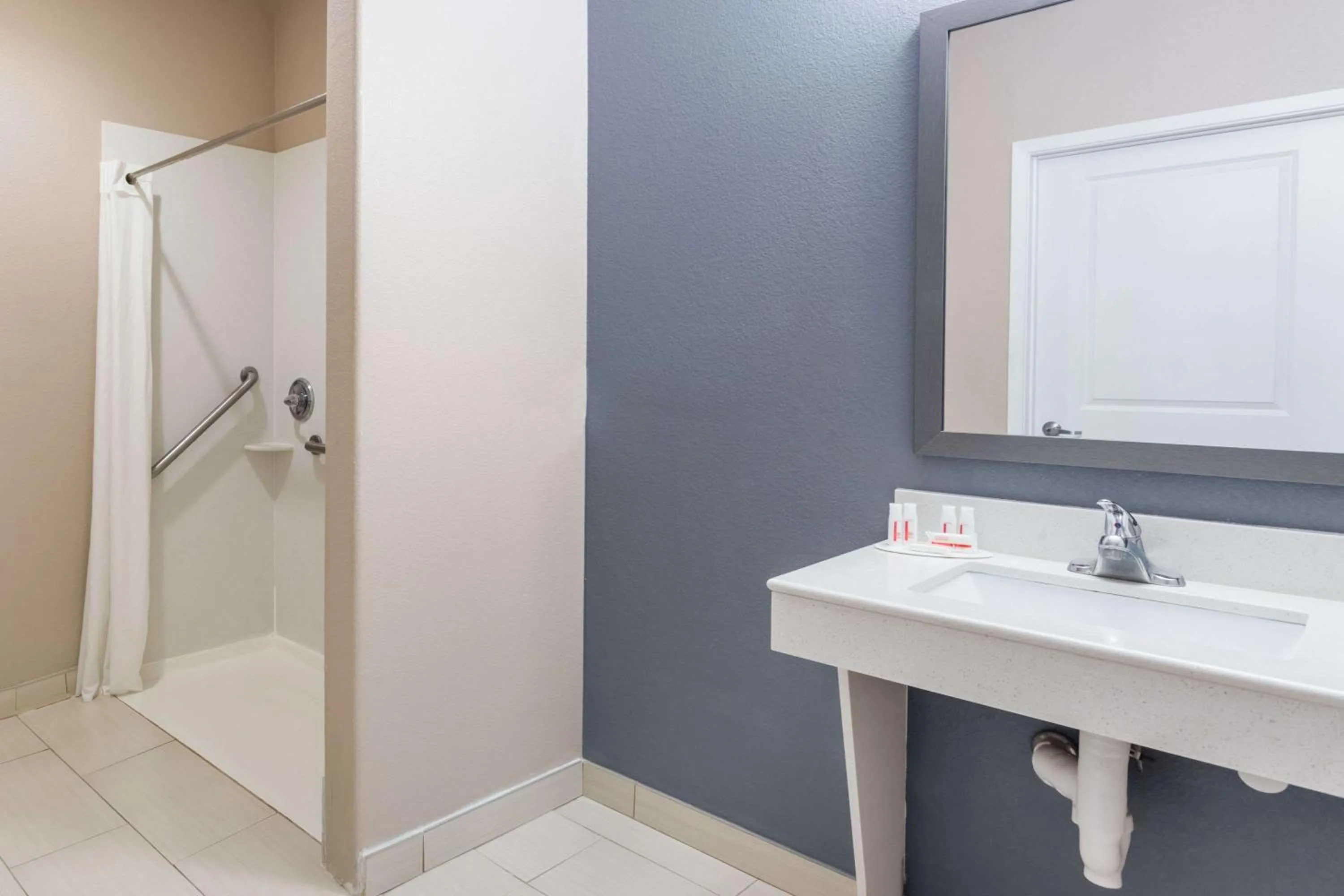 Photo of the whole room in Atria Inn & Suites