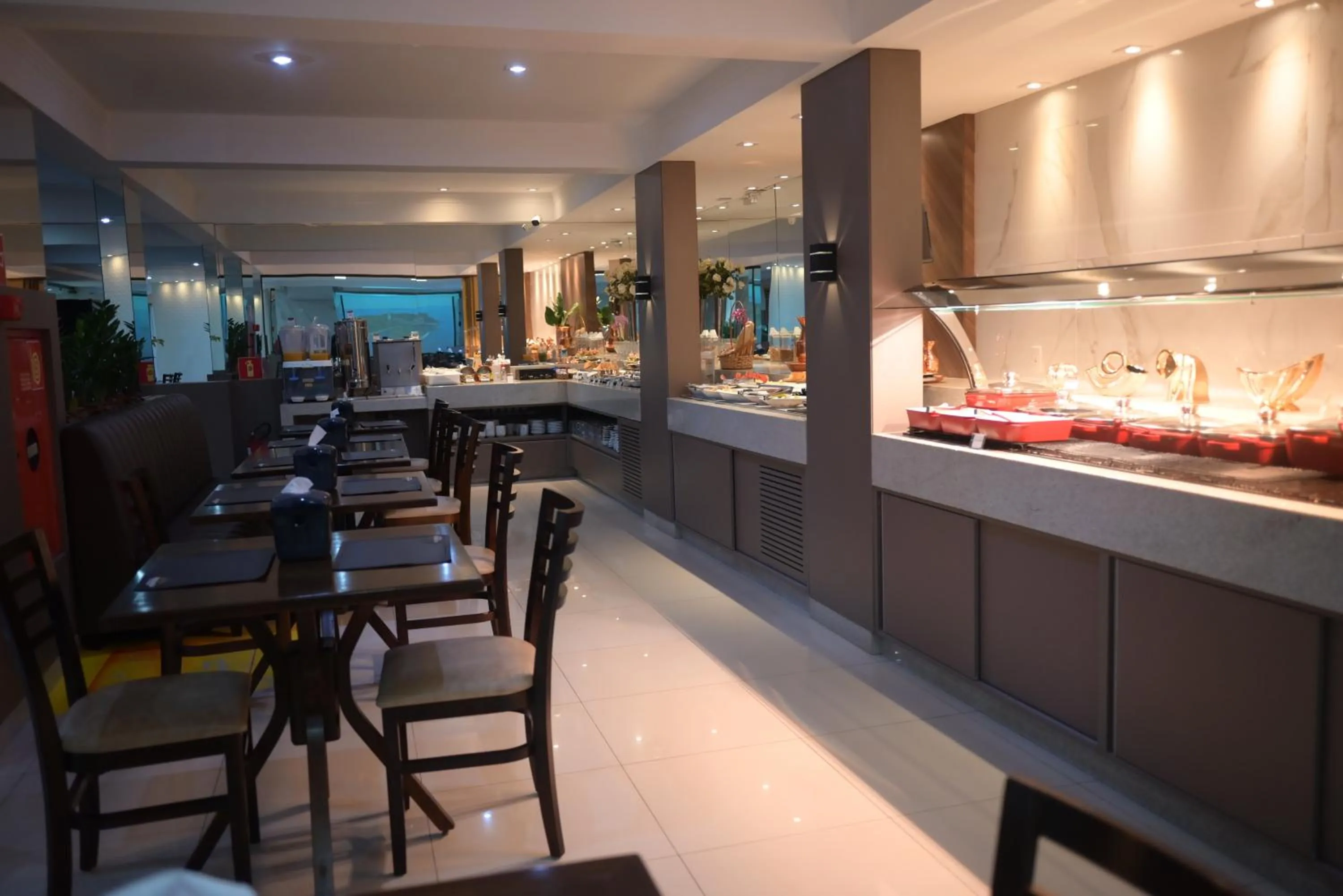 Breakfast in Master Gold Hotel Express