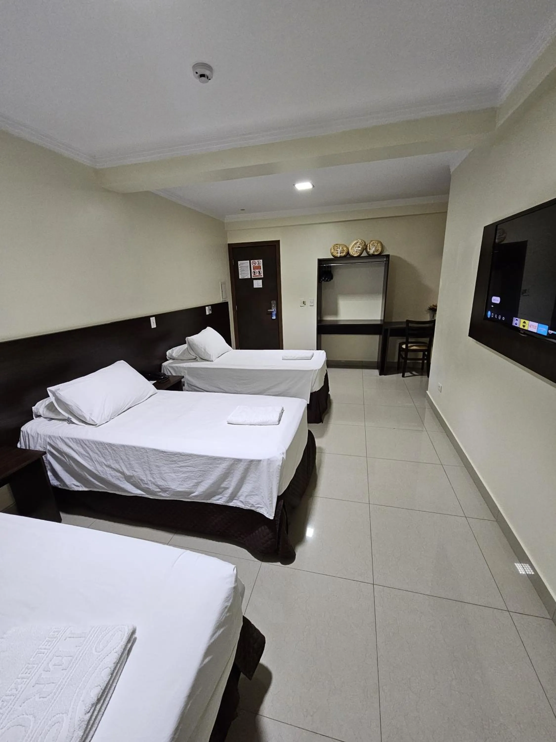 TV and multimedia, Bed in Master Gold Hotel Express