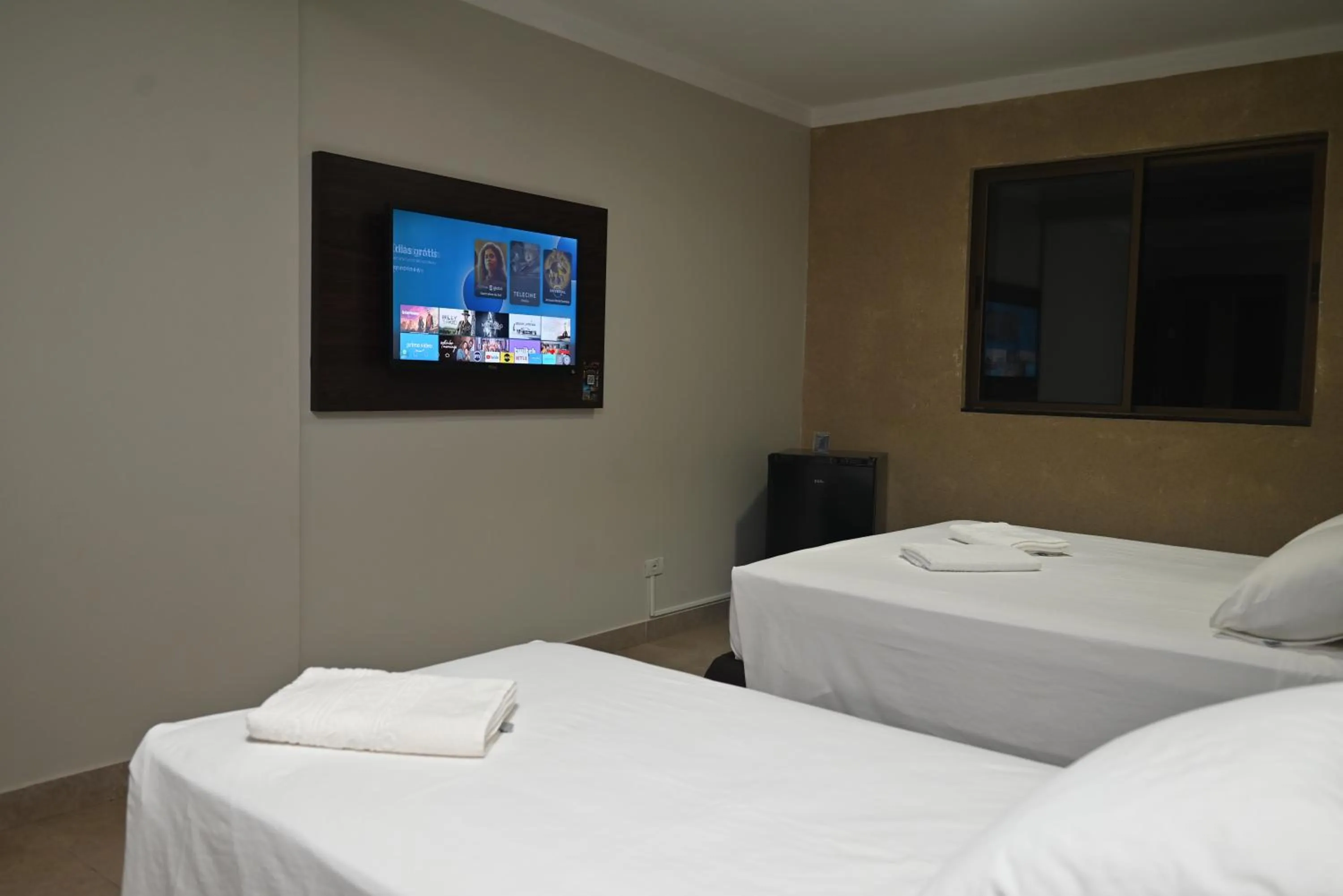TV and multimedia, Bed in Master Gold Hotel Express