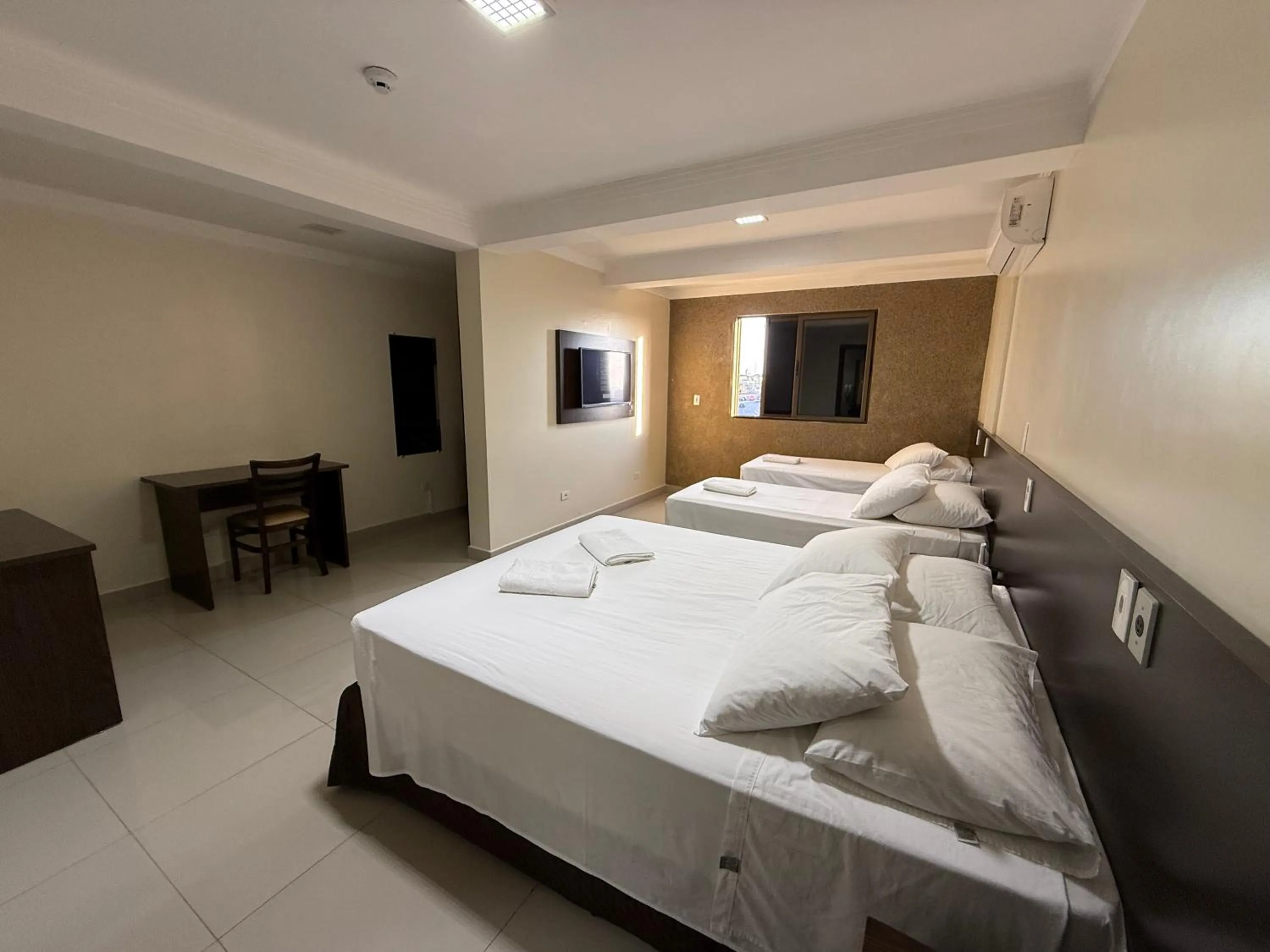 TV and multimedia, Bed in Master Gold Hotel Express