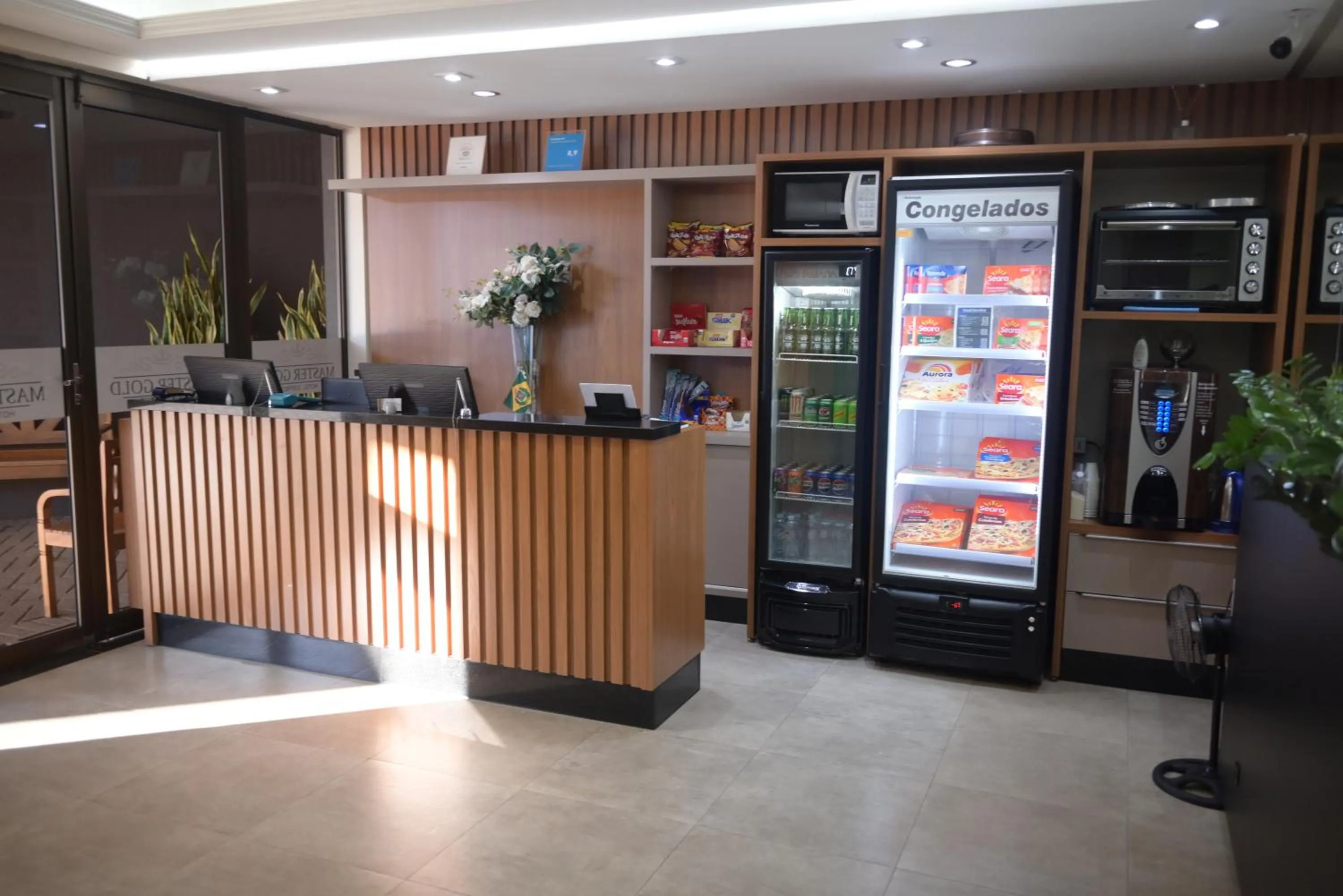 Restaurant/places to eat in Master Gold Hotel Express