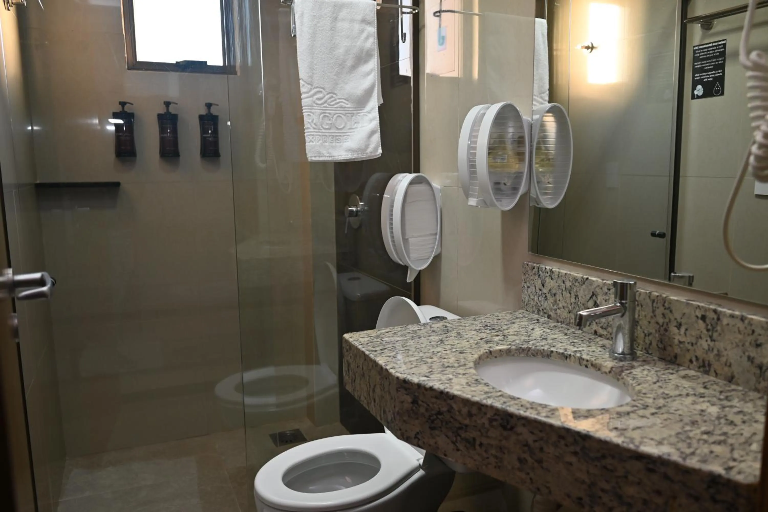 Shower in Master Gold Hotel Express