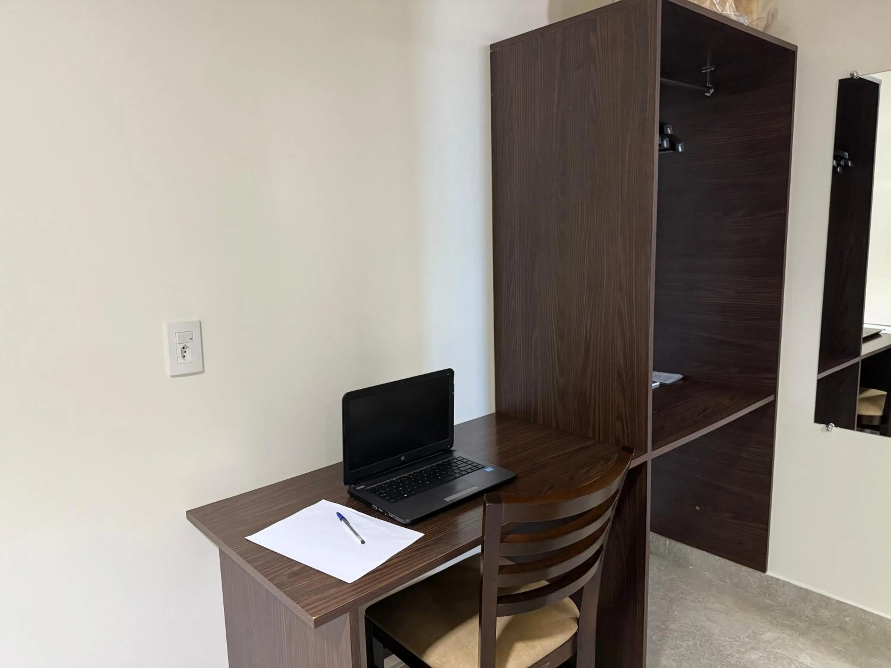 wardrobe in Master Gold Hotel Express