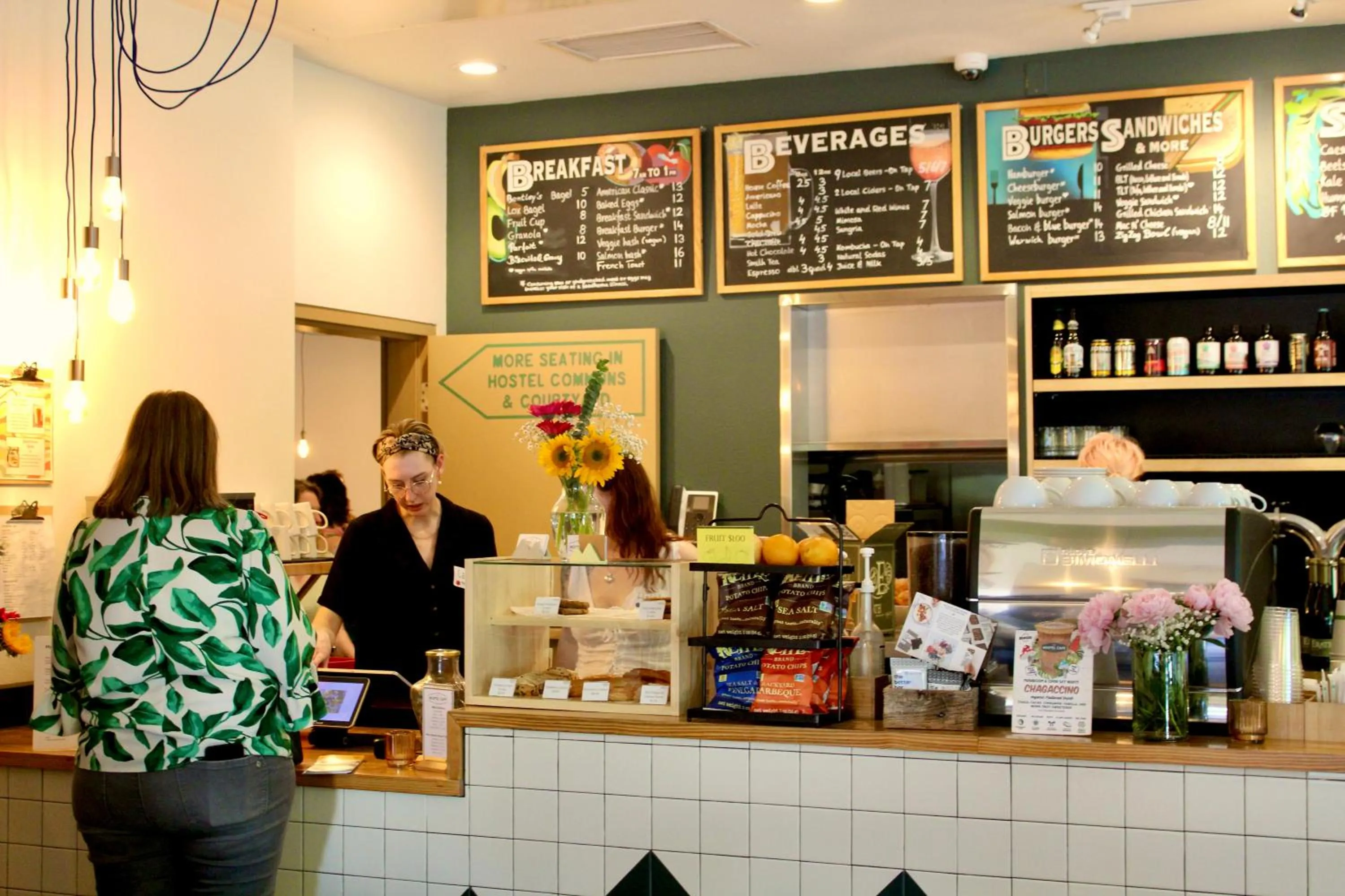 Restaurant/places to eat in Northwest Portland Hostel