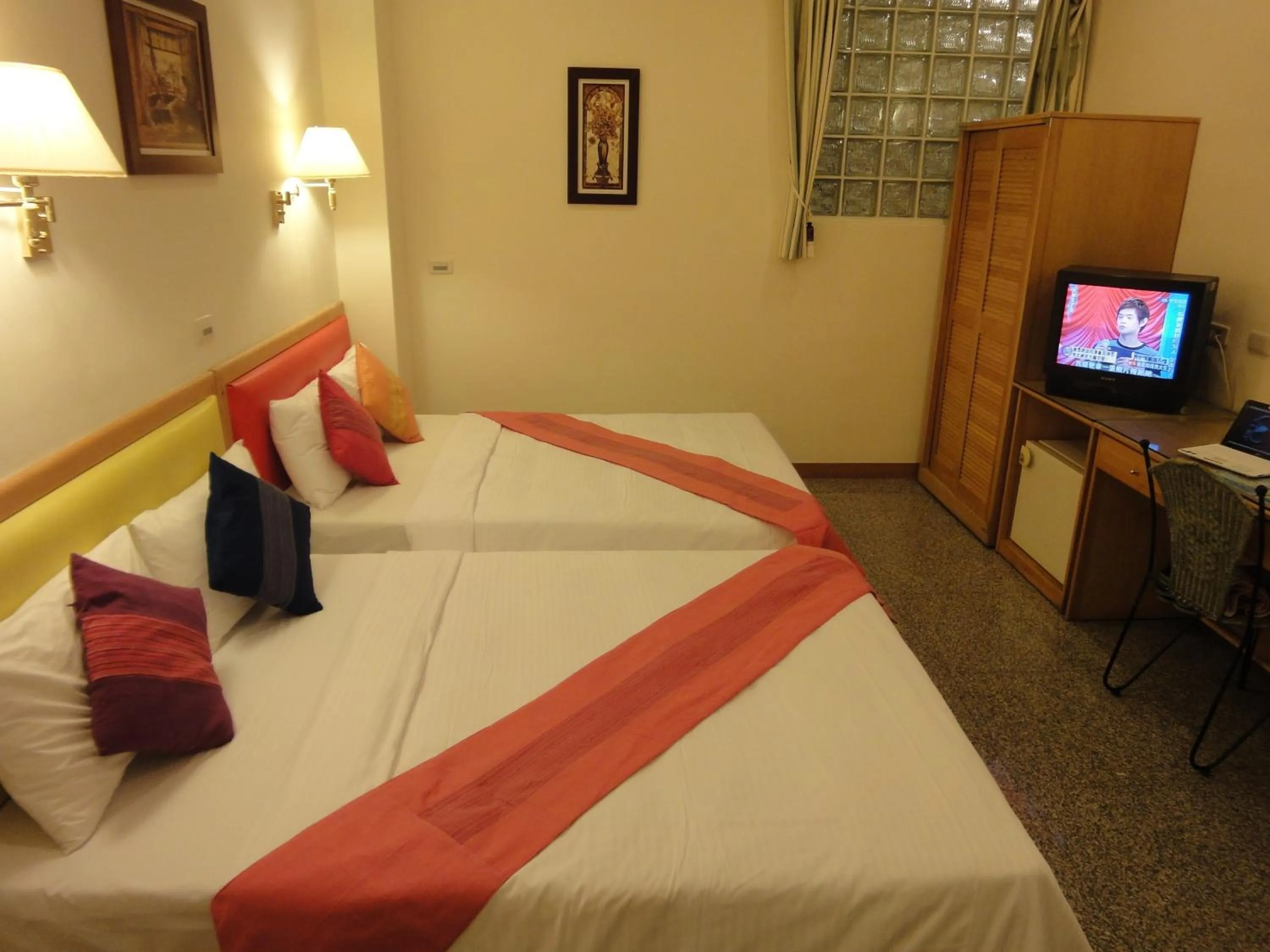 Photo of the whole room, Bed in Formost Hotel