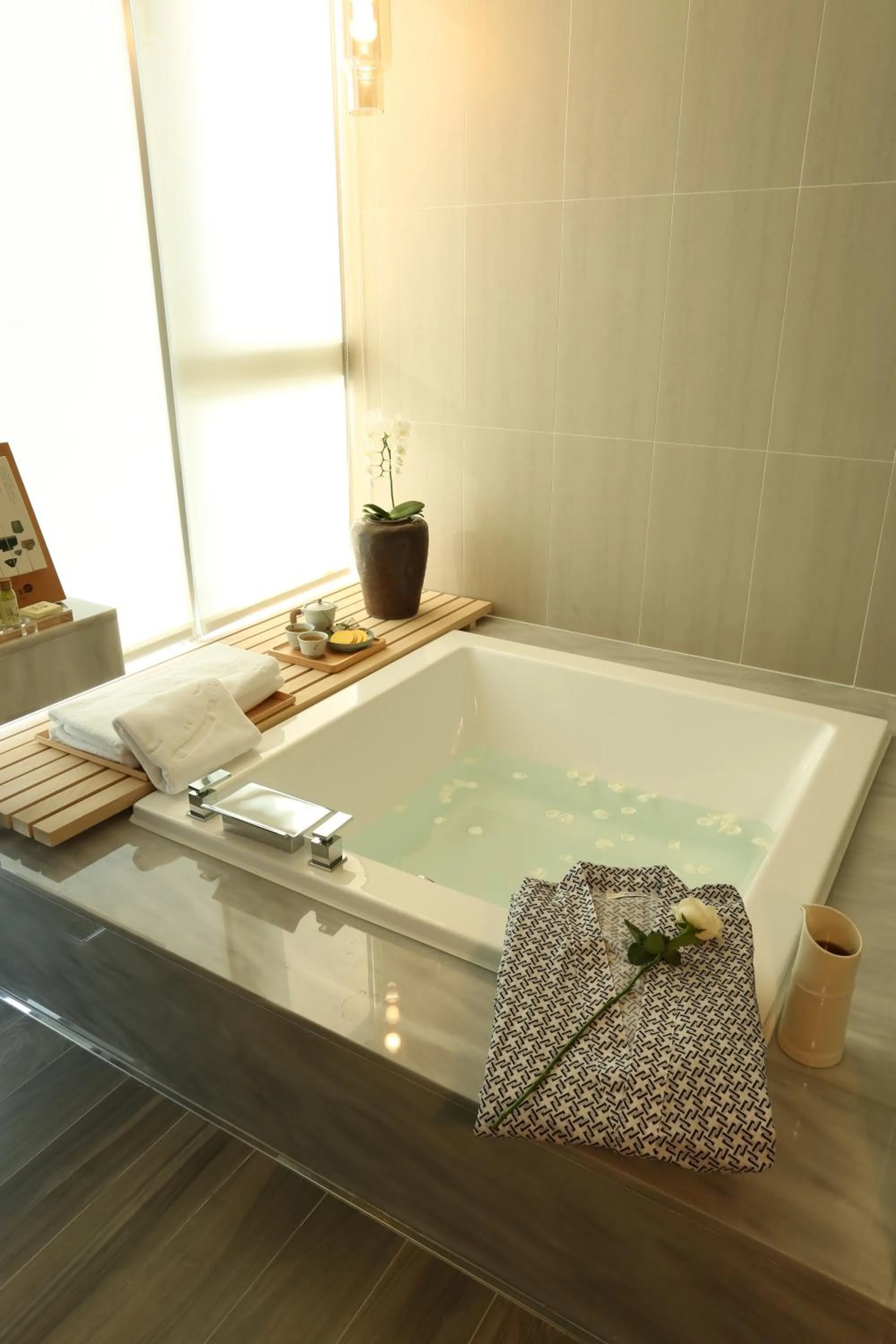 Bathroom in Hotel Day Plus Teascape