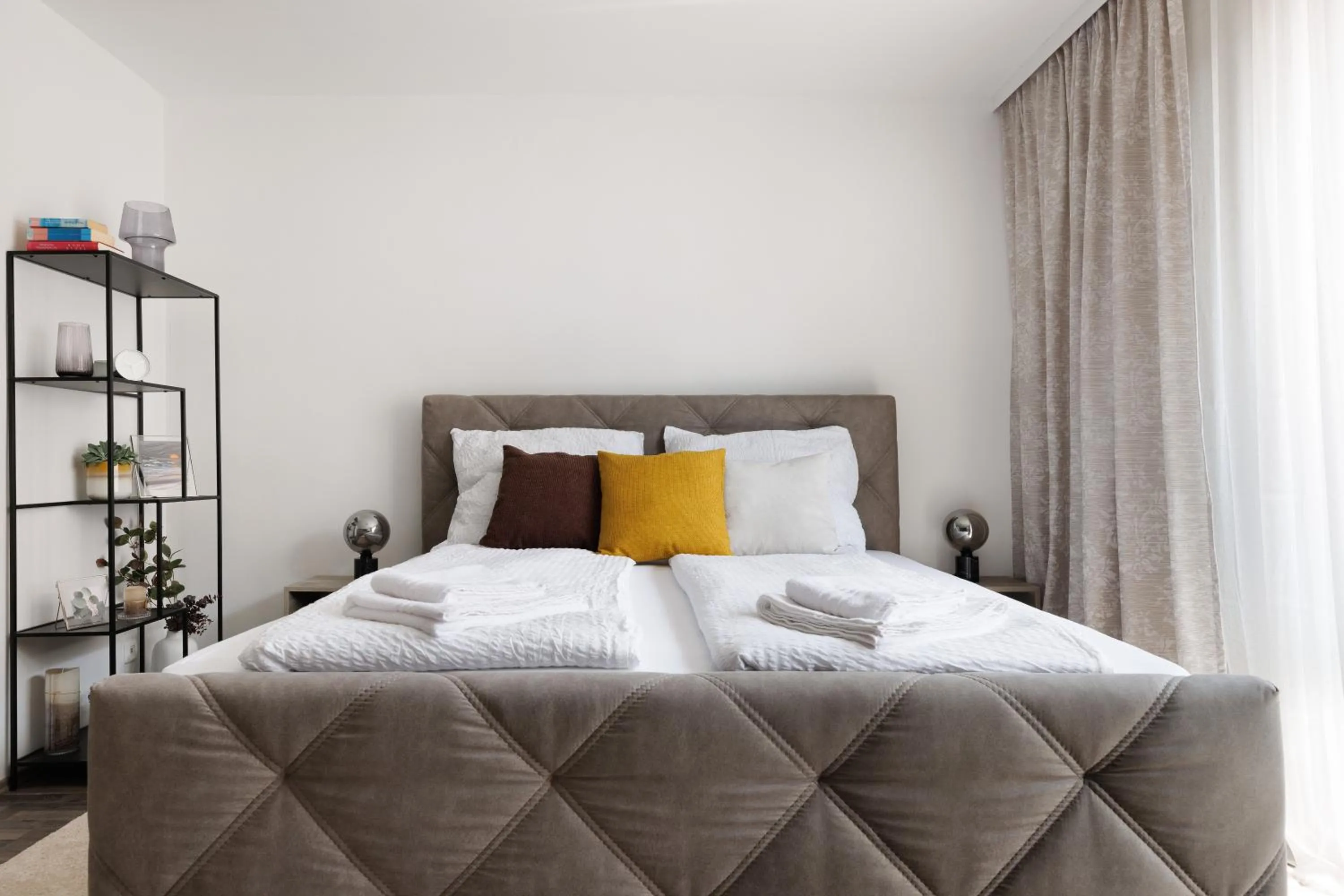 Bed in NEU! Apartment mit Klimaanlage, nahe Hauptbahnhof