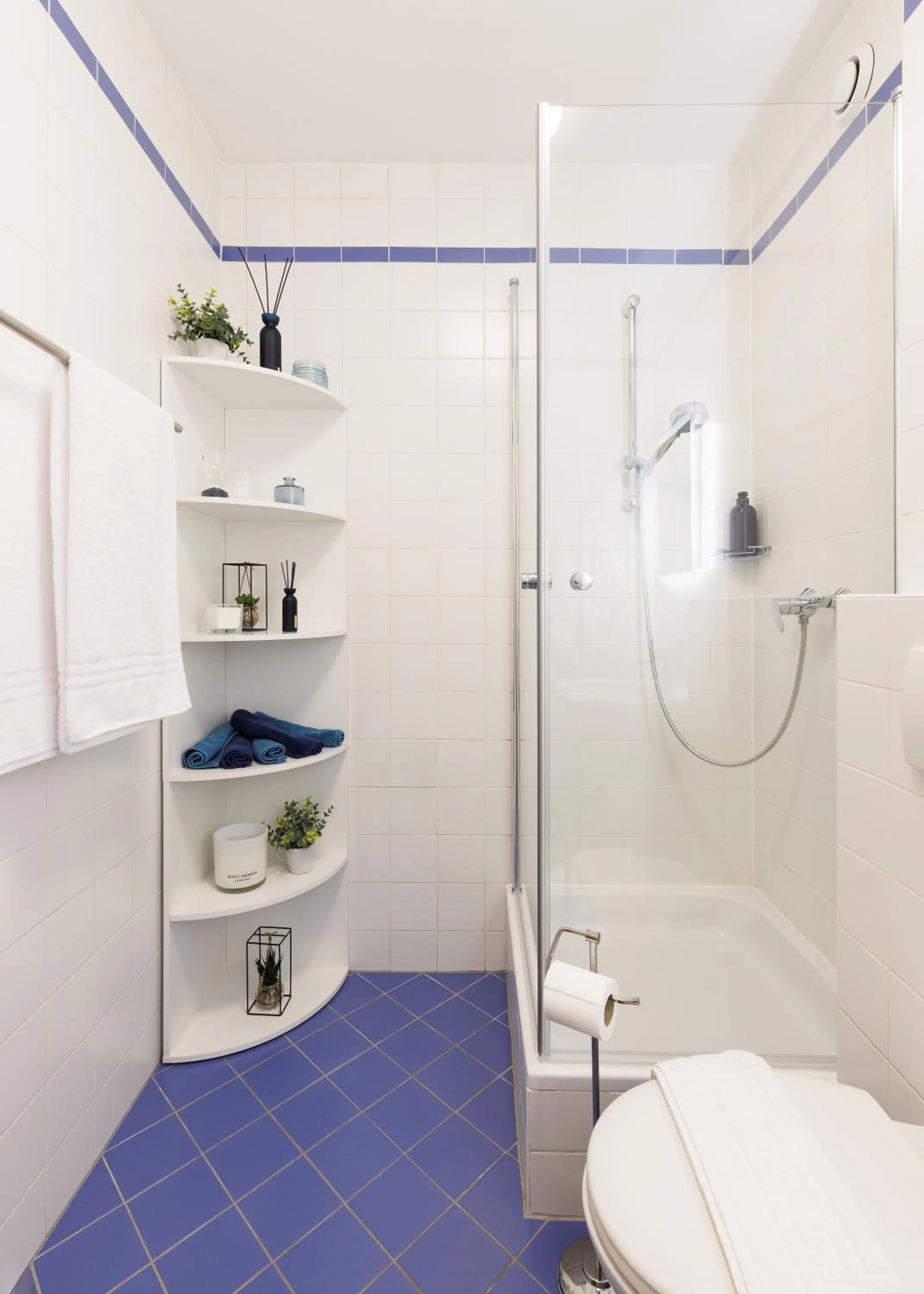 Shower in NEU! Apartment mit Klimaanlage, nahe Hauptbahnhof