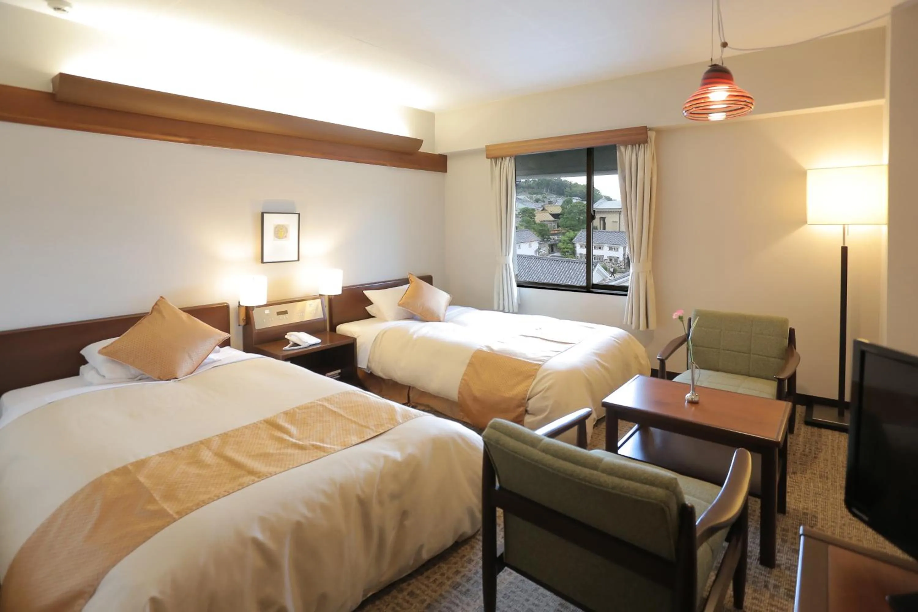 Photo of the whole room, Bed in Kurashiki Kokusai Hotel