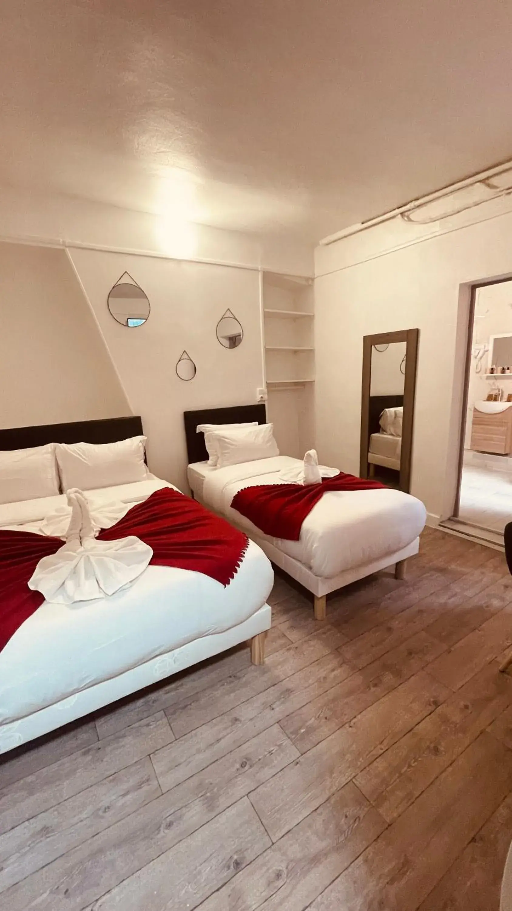HOTEL LOUVAIN HOTEL LOUVAIN