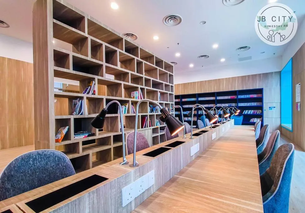 Library in Pine Tree Suites by RR JBcity