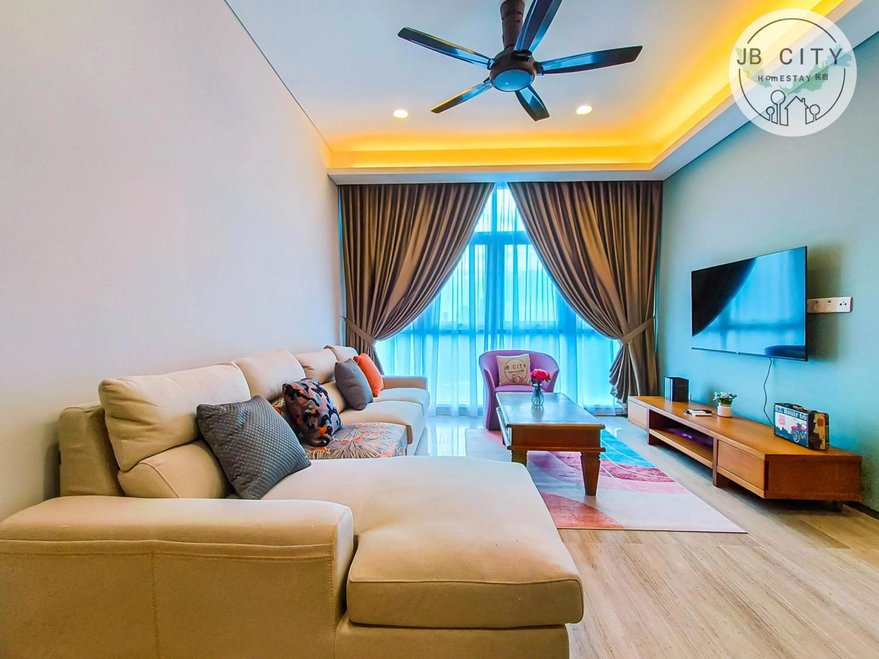 TV and multimedia in Pine Tree Suites by RR JBcity