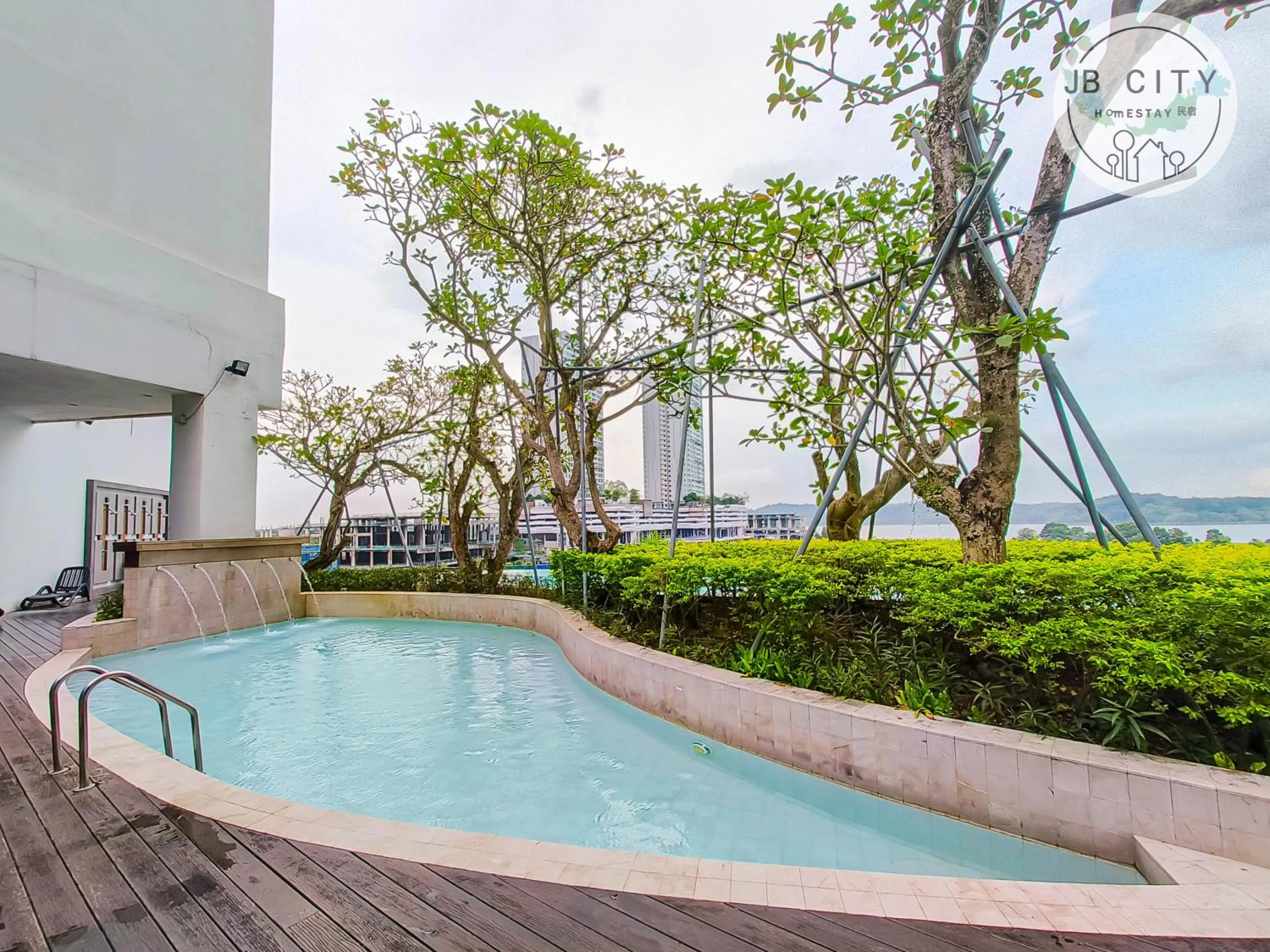 Swimming pool in Pine Tree Suites by RR JBcity