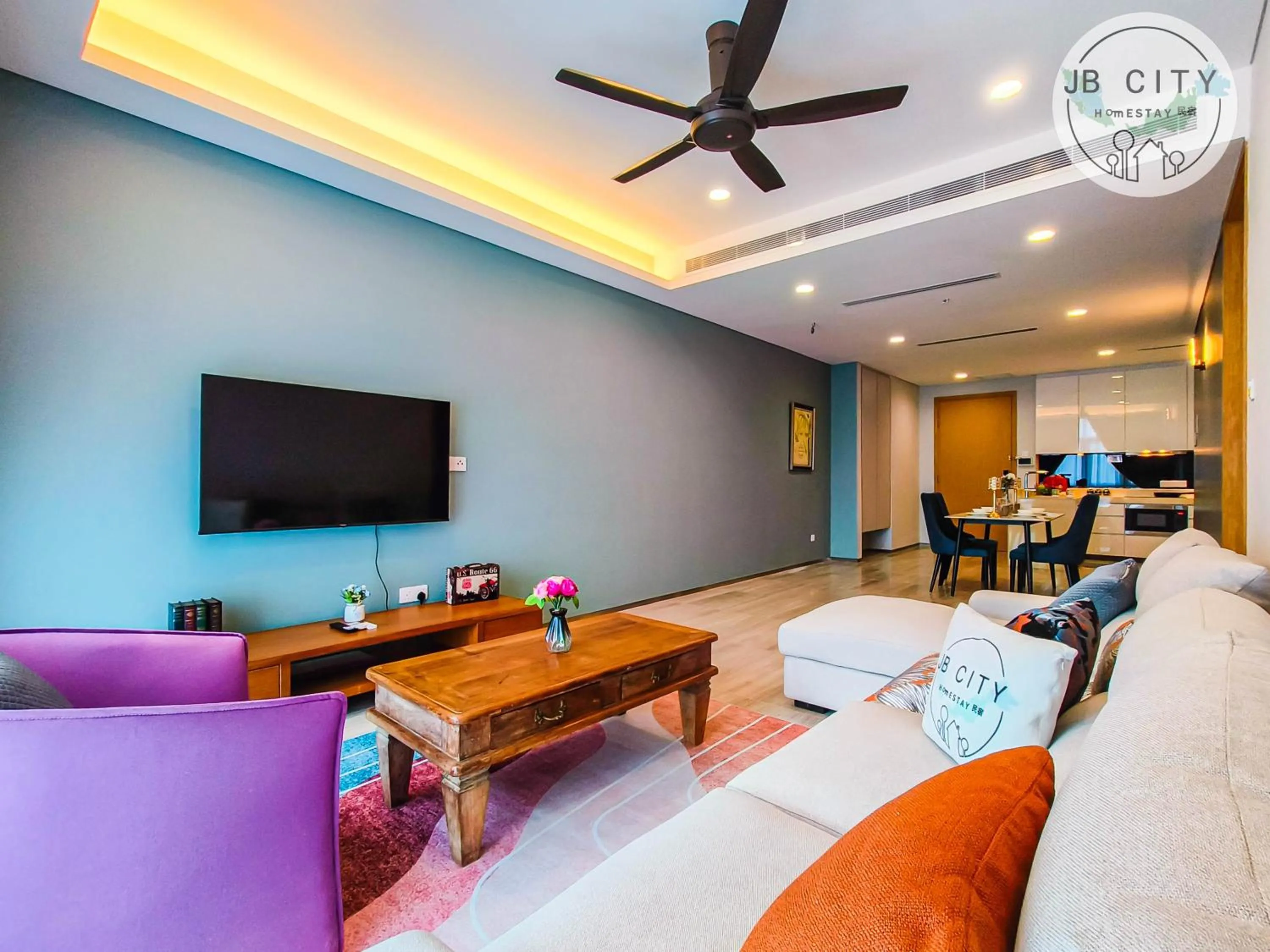 TV and multimedia in Pine Tree Suites by RR JBcity