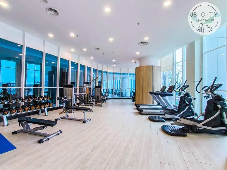 Fitness centre/facilities in Pine Tree Suites by RR JBcity