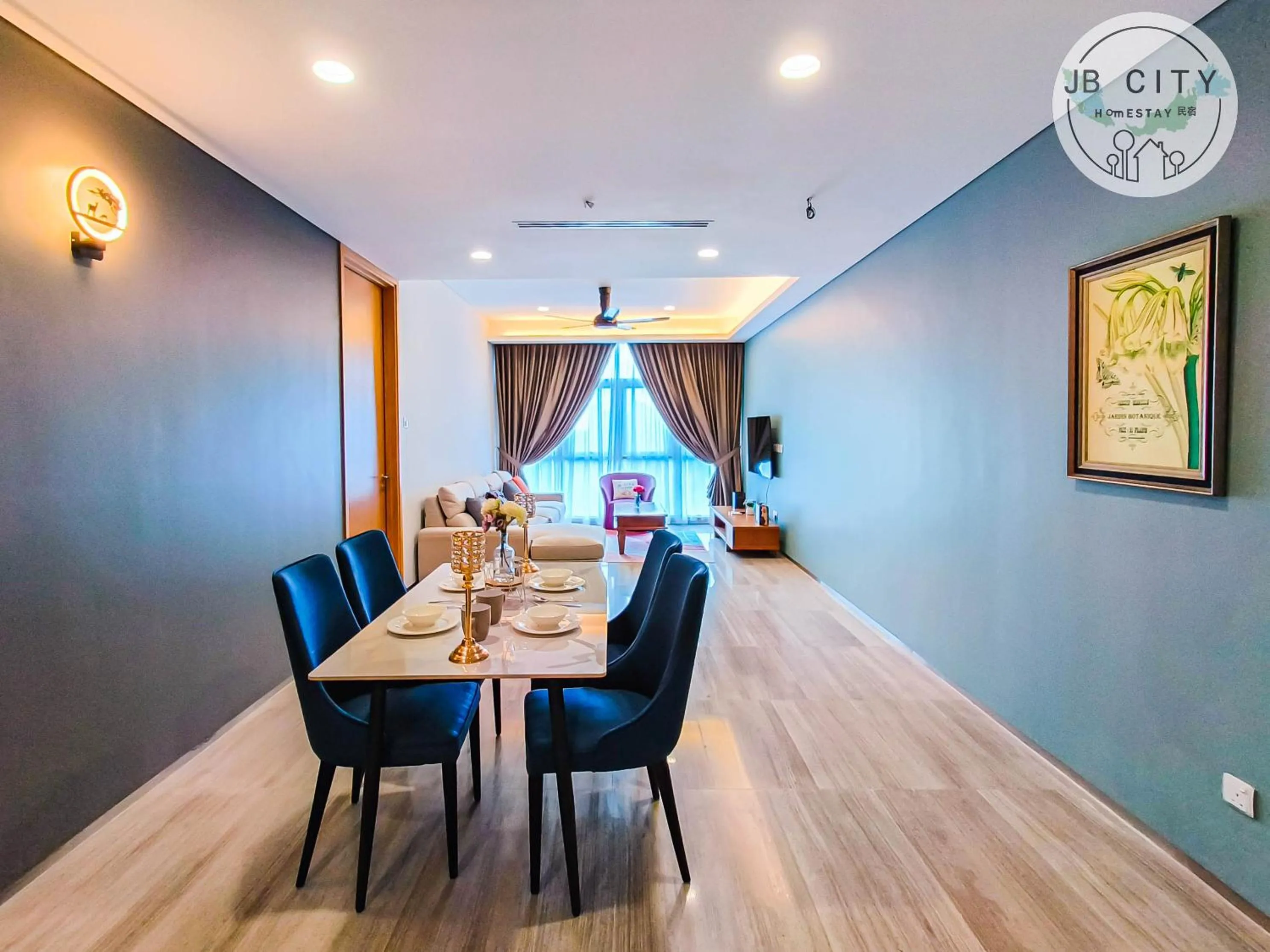 Living room in Pine Tree Suites by RR JBcity