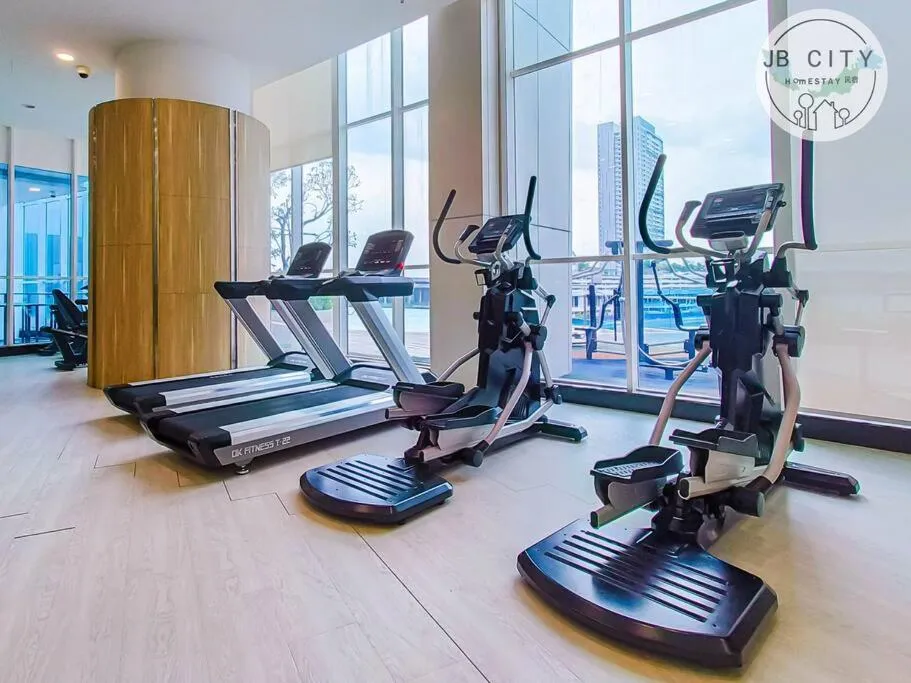 Fitness centre/facilities in Pine Tree Suites by RR JBcity