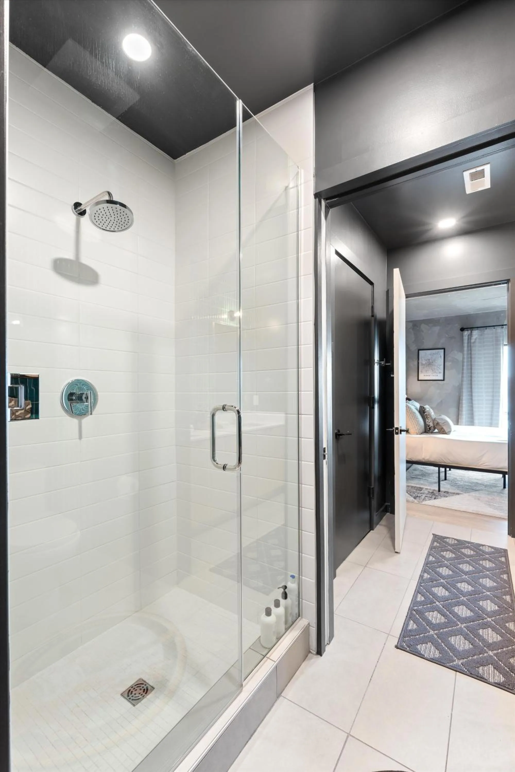 Shower in Hyve