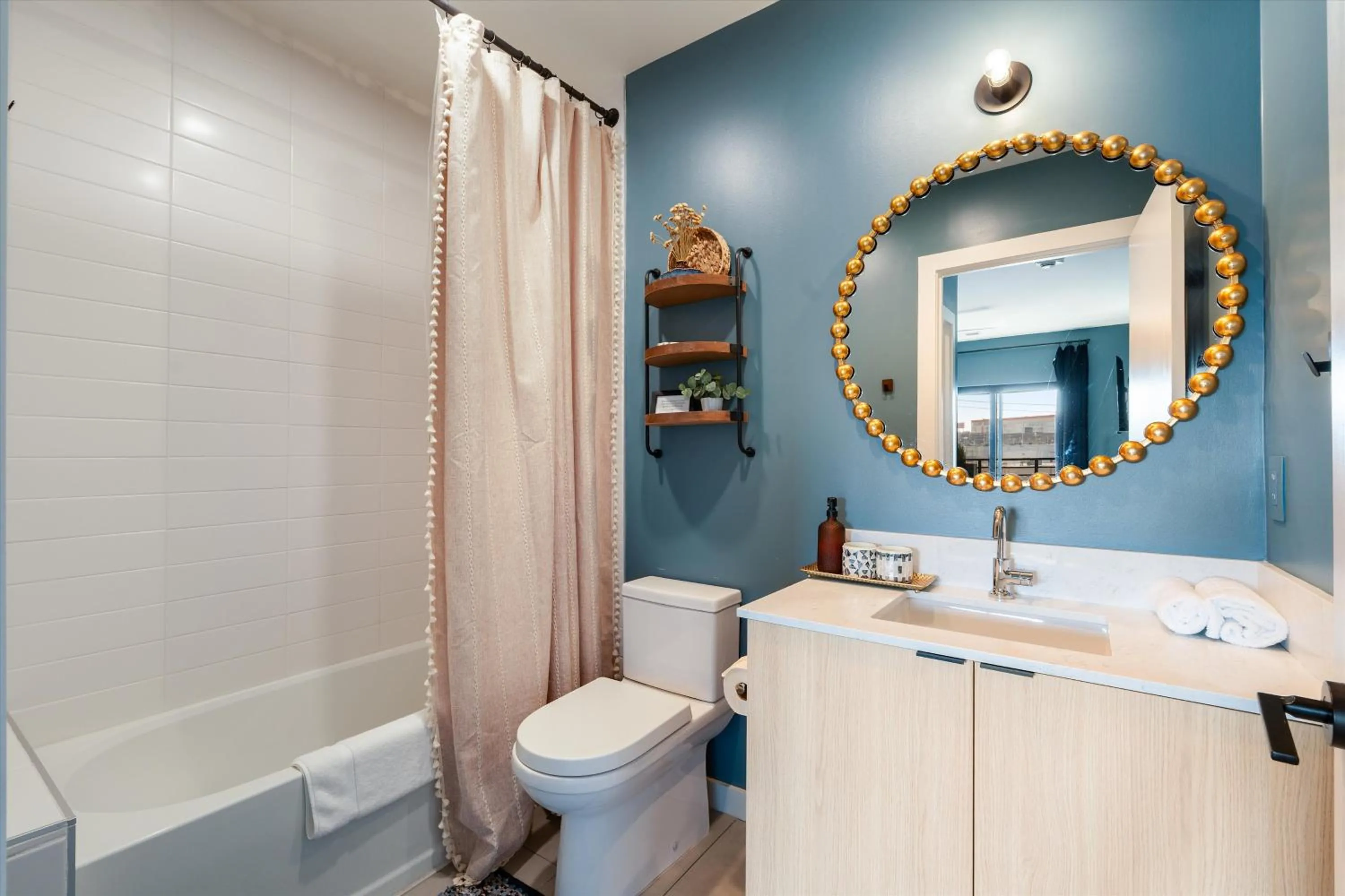 Shower in Hyve