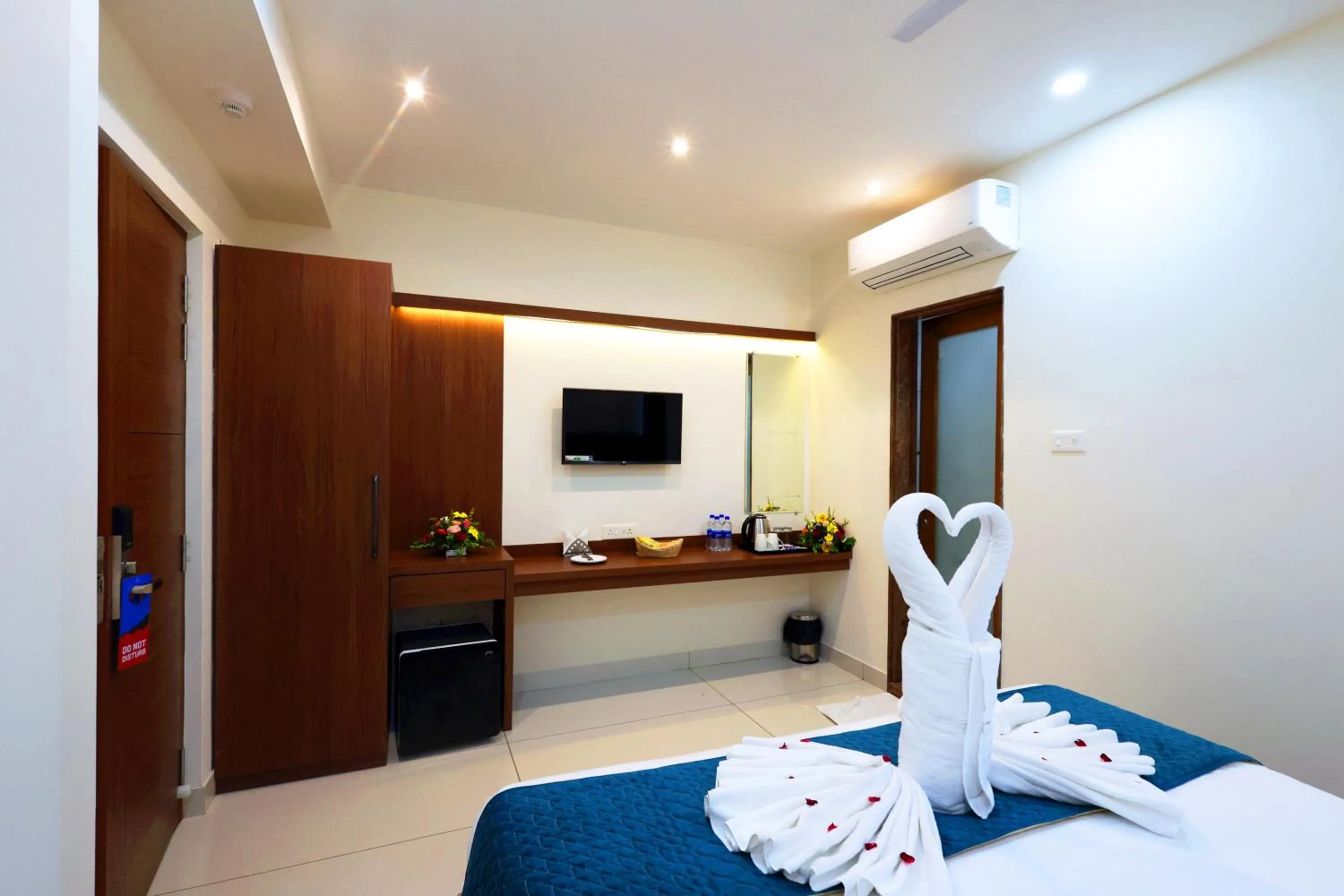 Bedroom, Bed in Hotel Dolphin International