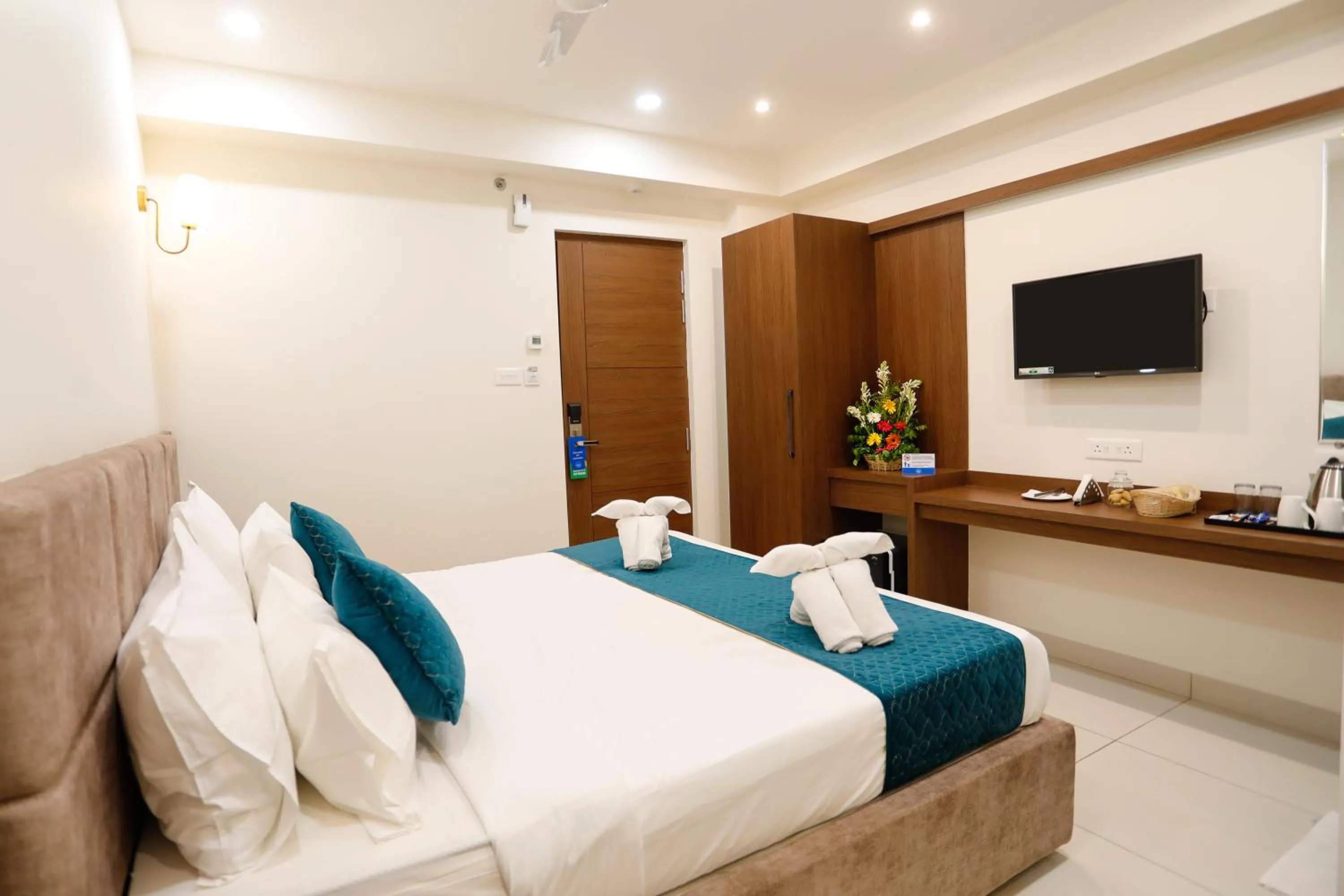 Bedroom, Bed in Hotel Dolphin International