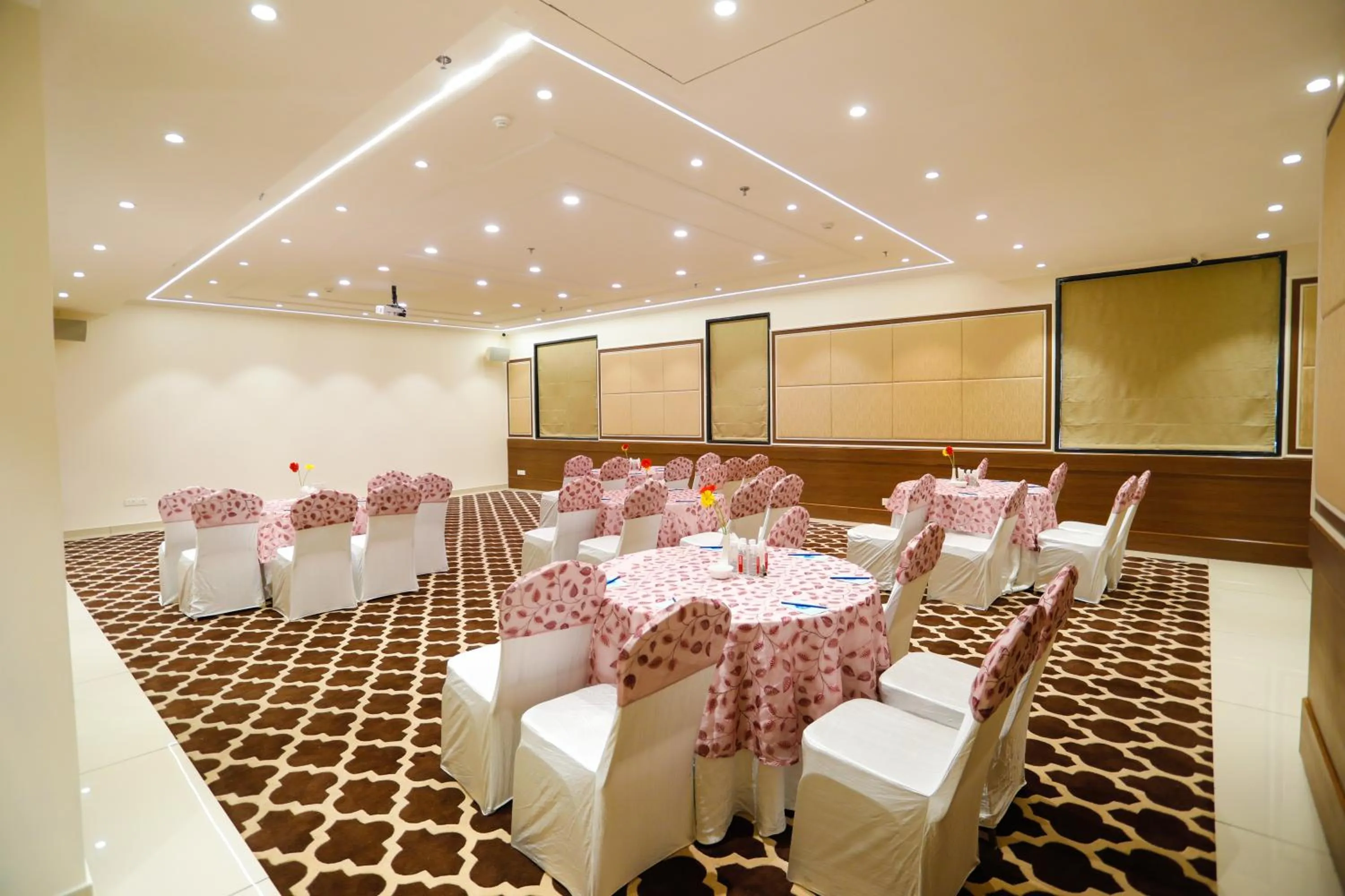 Banquet/Function facilities in Hotel Dolphin International