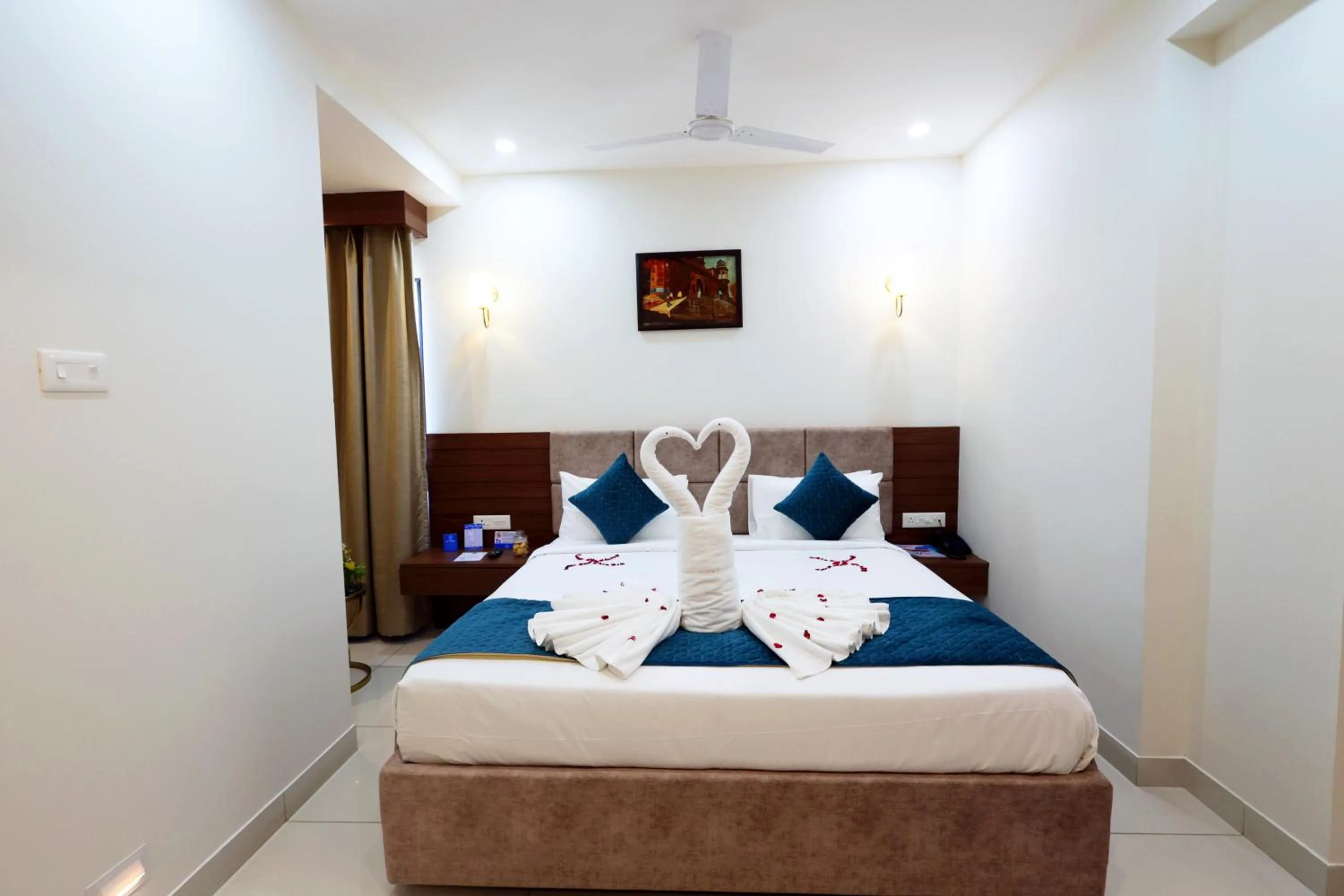 Bedroom, Bed in Hotel Dolphin International