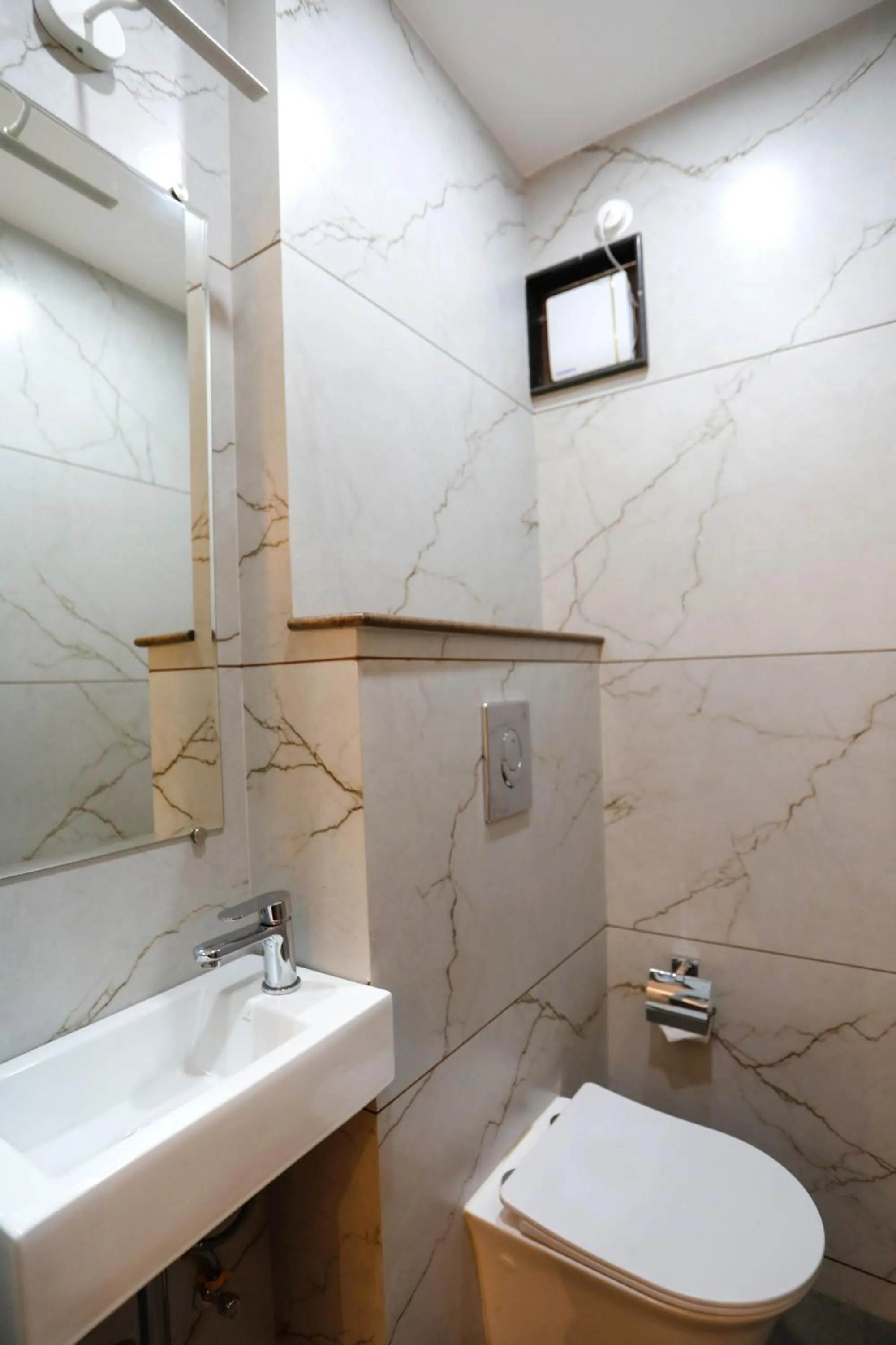 Bathroom in Hotel Dolphin International