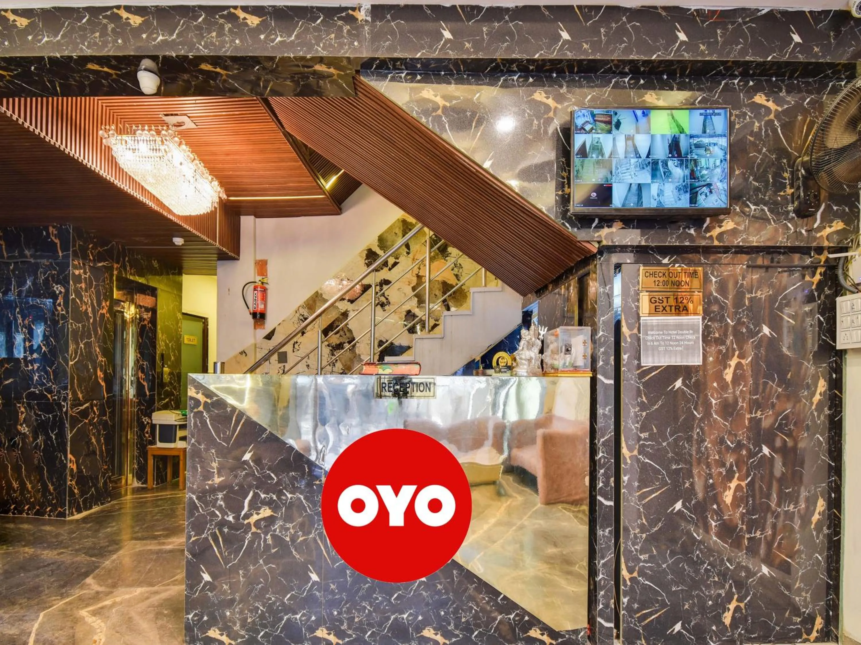 Lobby or reception in Hotel O Double RR