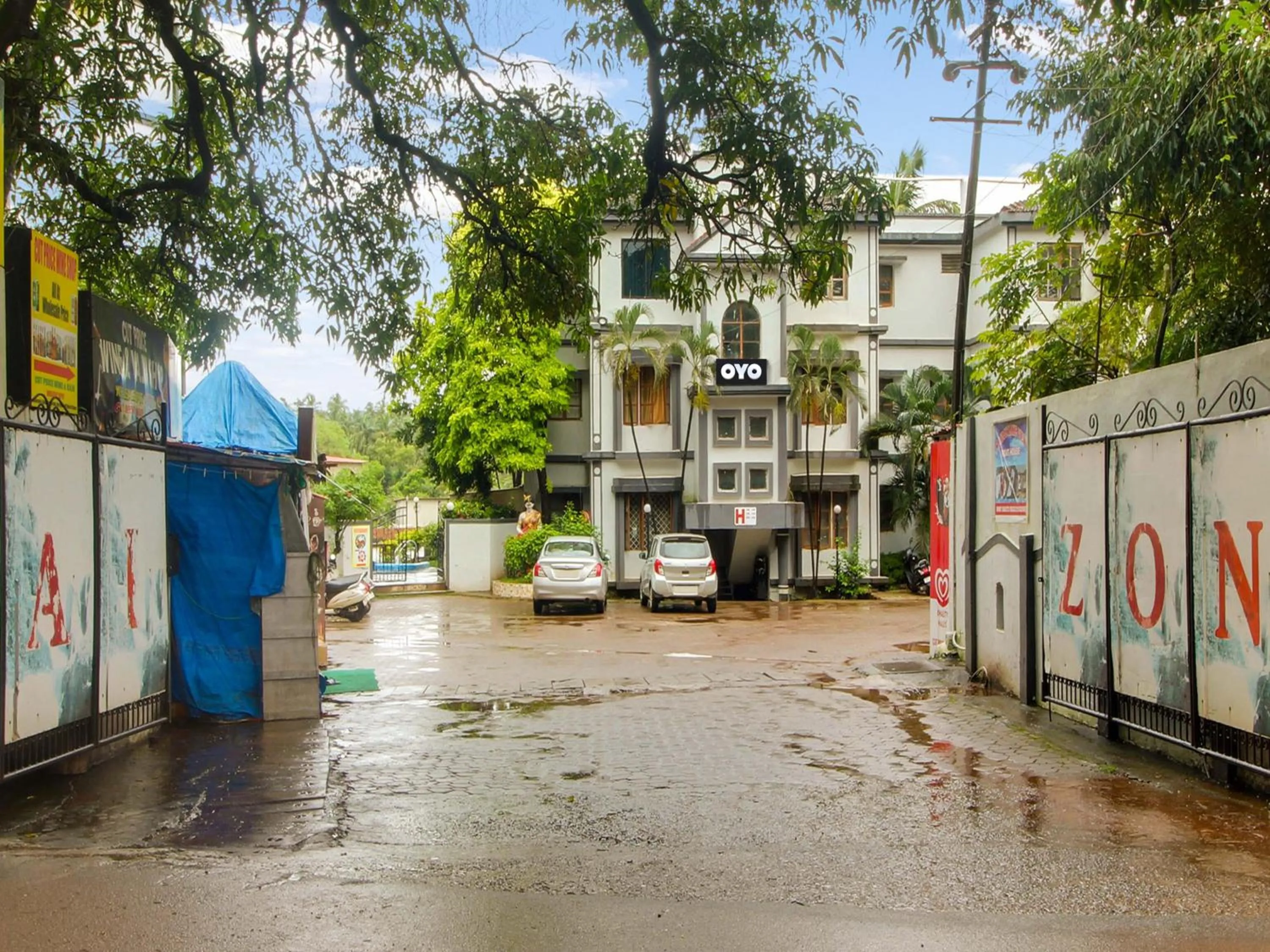 Facade/entrance in Collection O Maizons Lakeview Resort