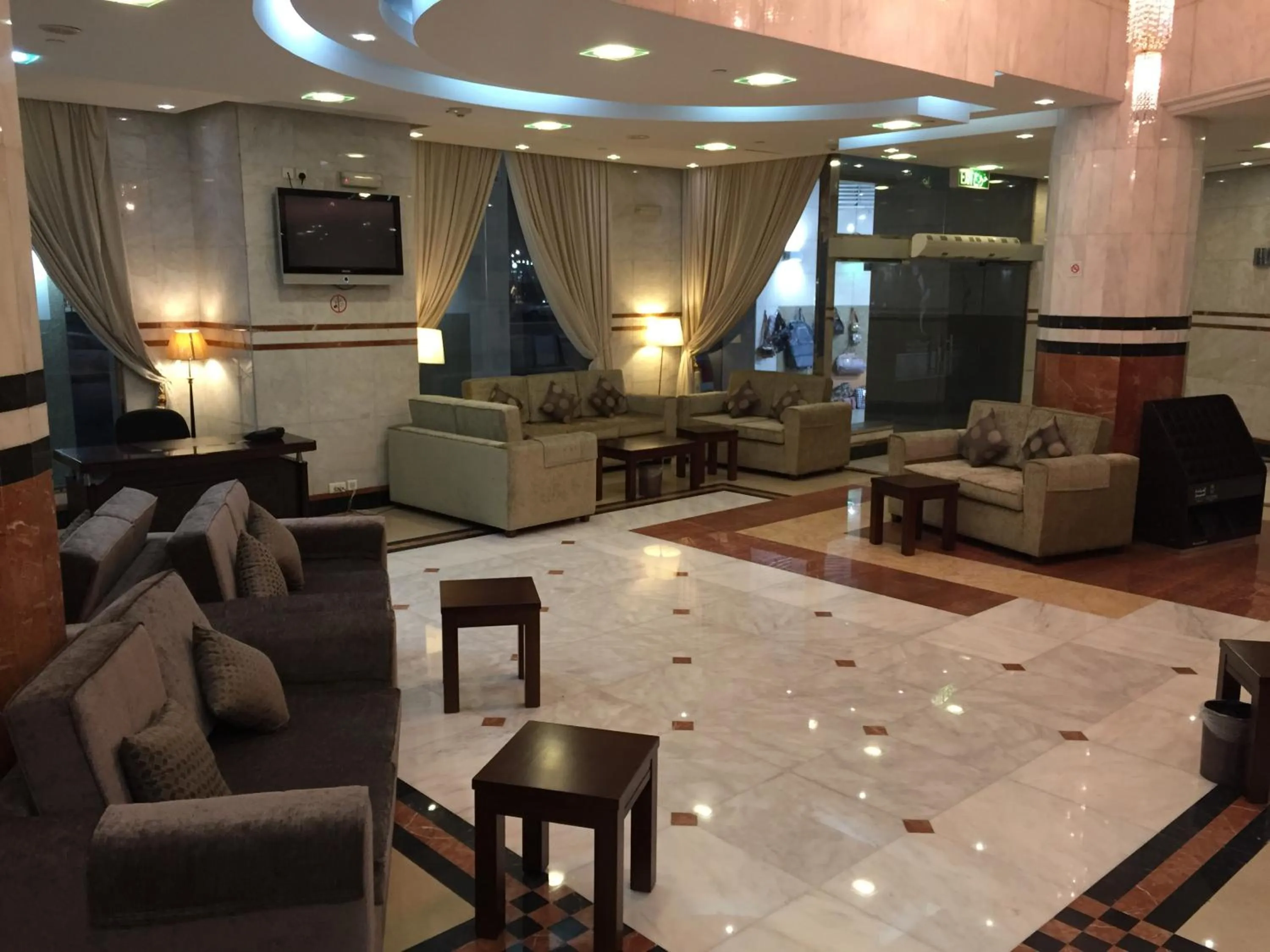 Lobby or reception in Manazel Alaswaf Hotel