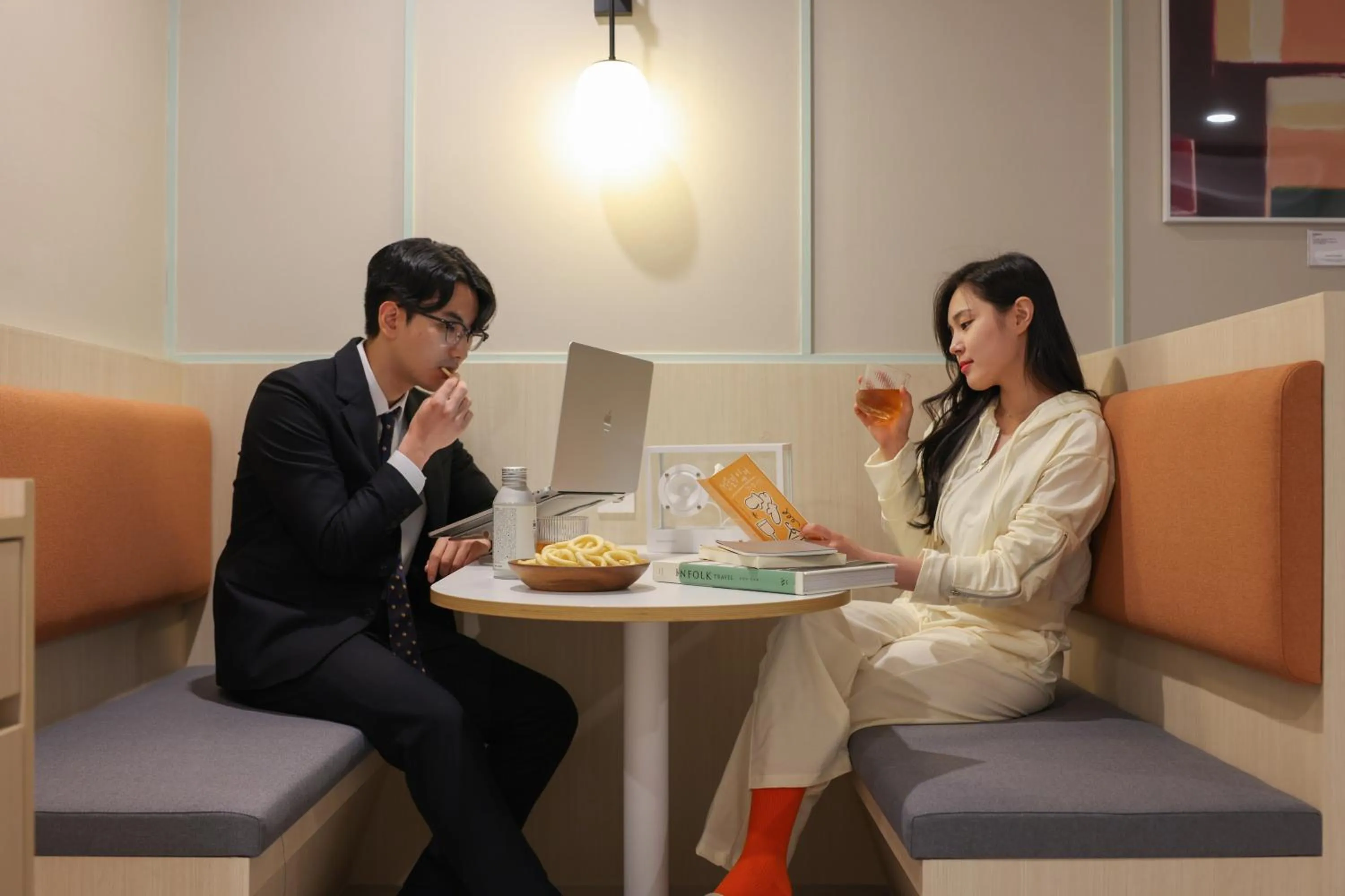 Food and drinks in Workers Hotel Ansan by Aank