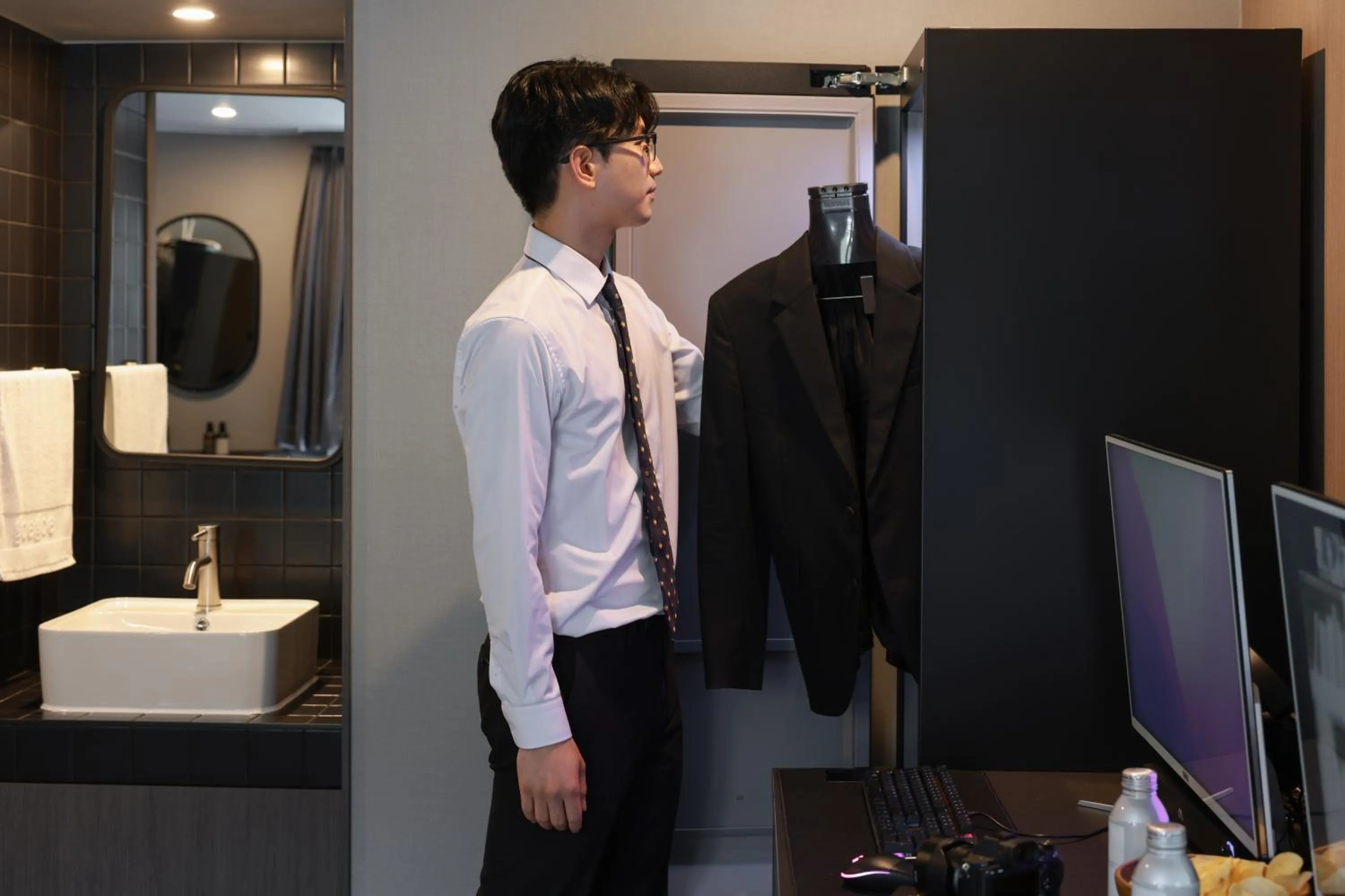 People in Workers Hotel Ansan by Aank