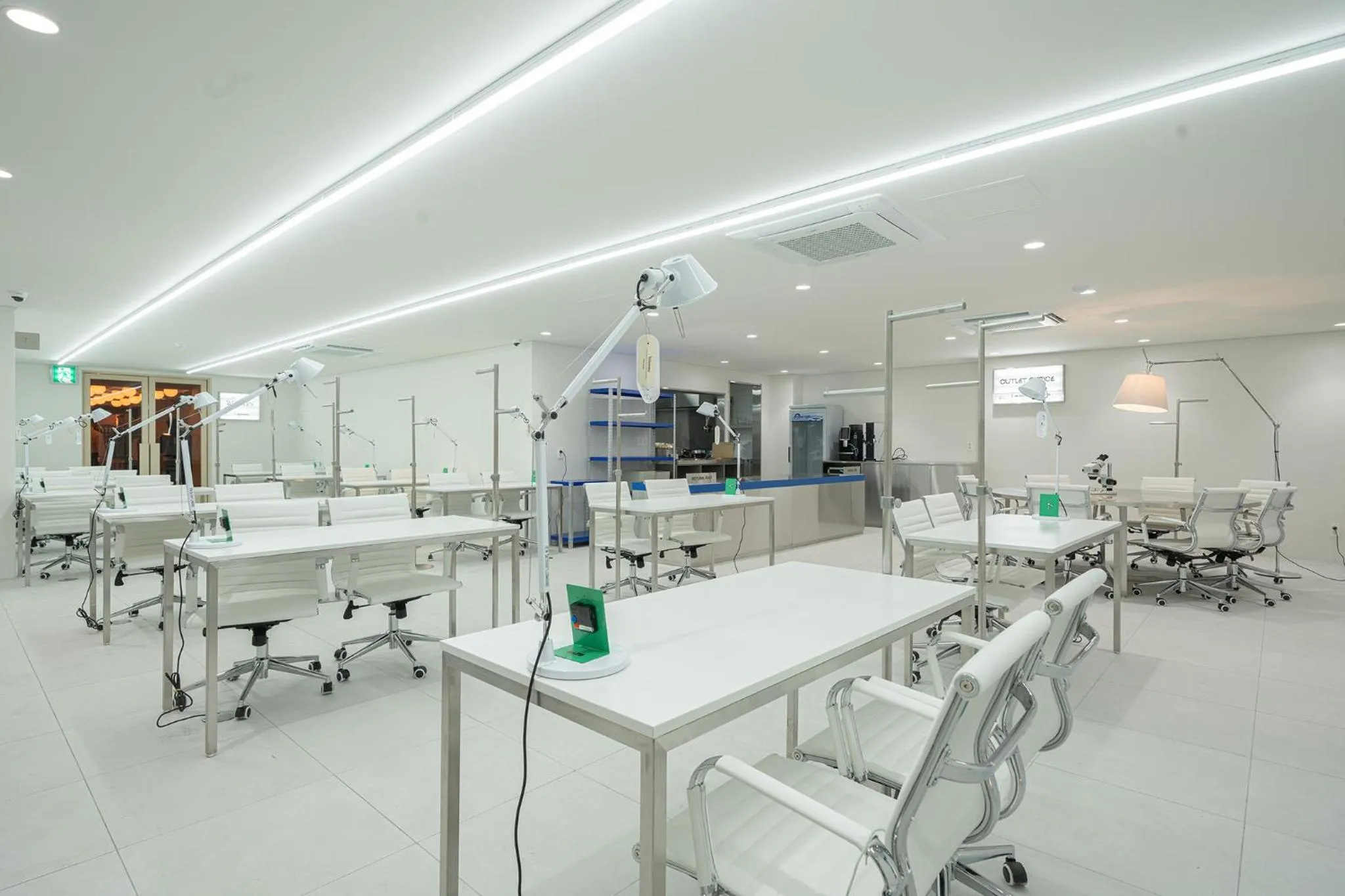 Restaurant/places to eat in Workers Hotel Ansan by Aank