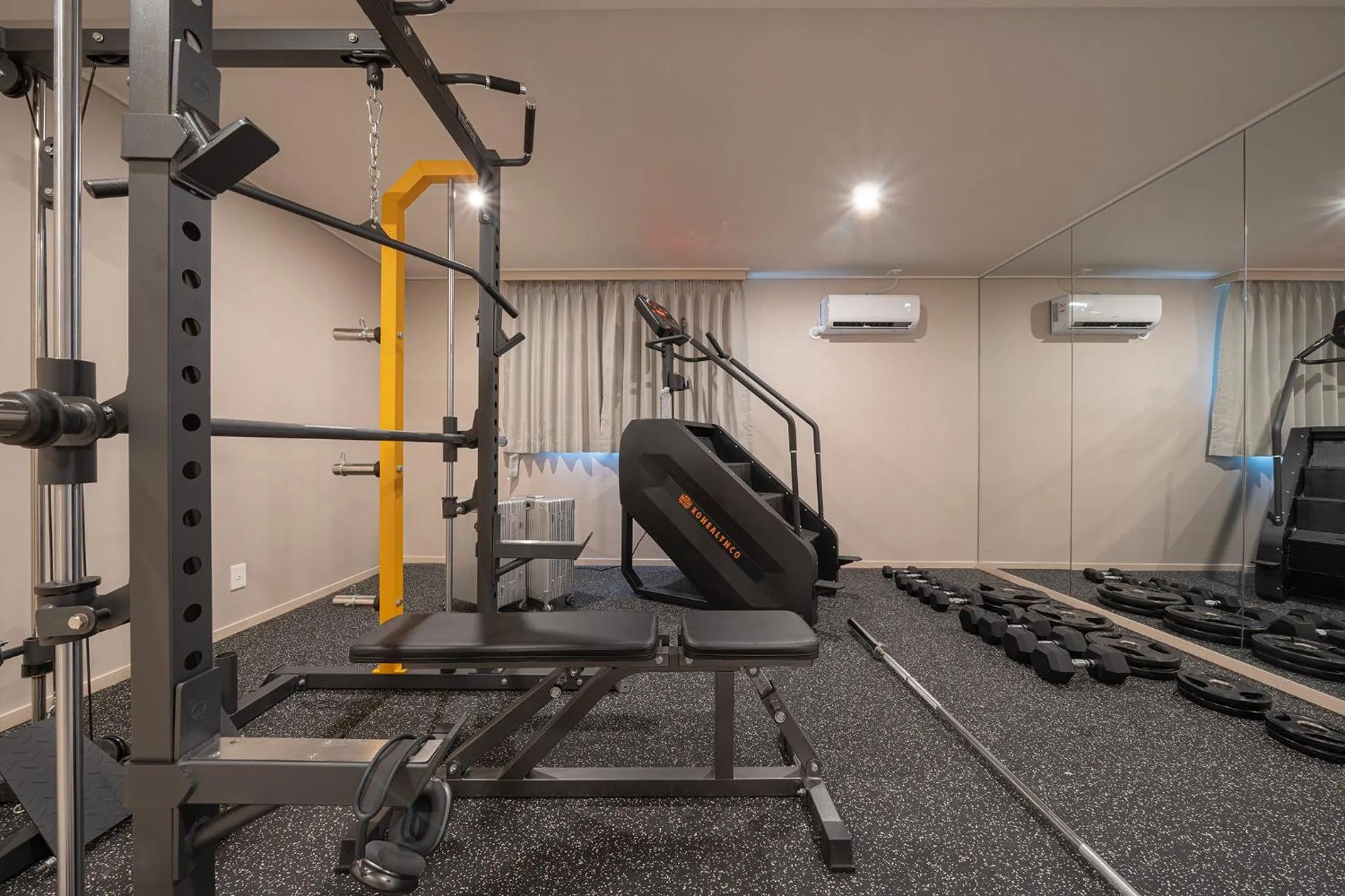 Fitness centre/facilities in Workers Hotel Ansan by Aank