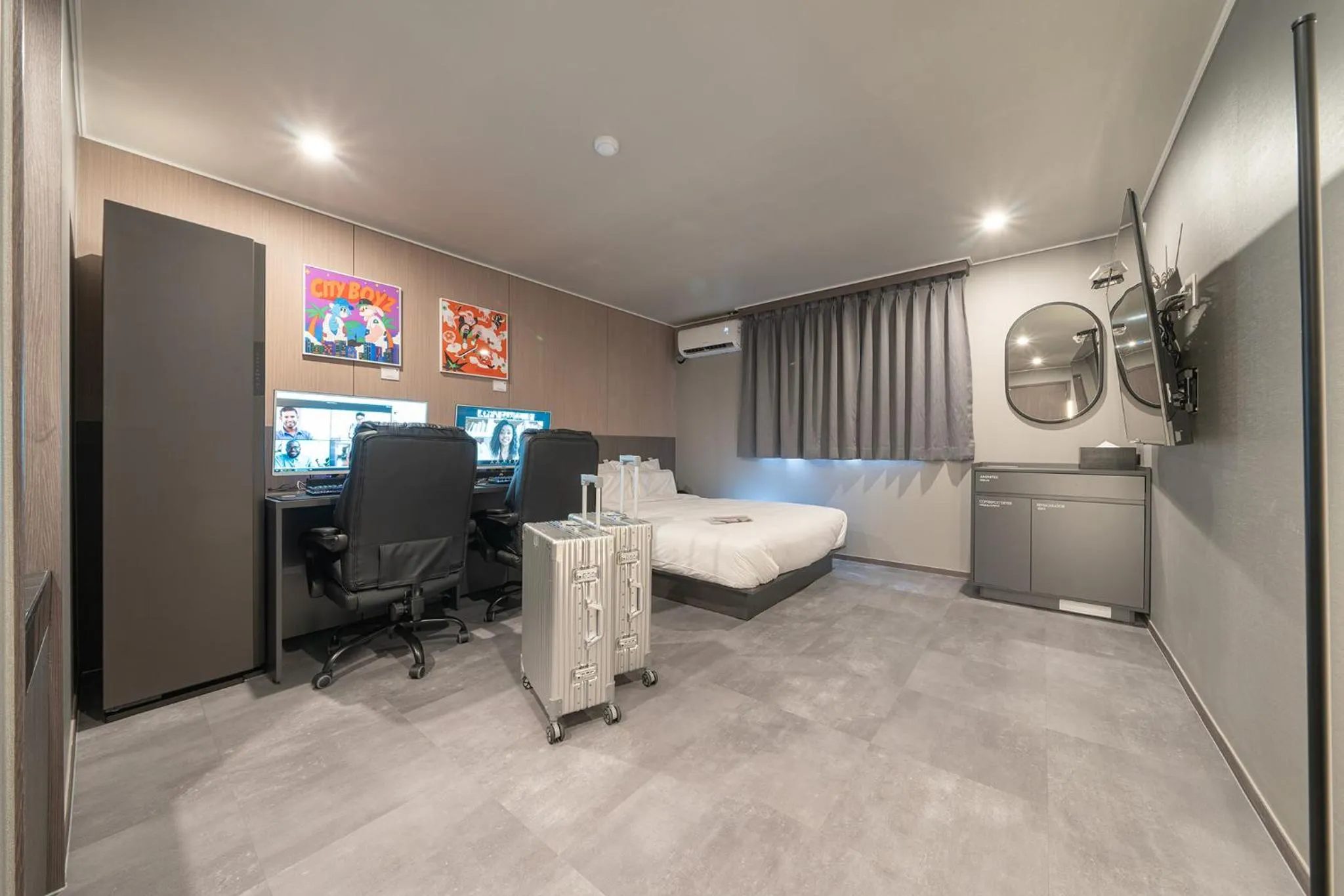 Photo of the whole room, Bed in Workers Hotel Ansan by Aank