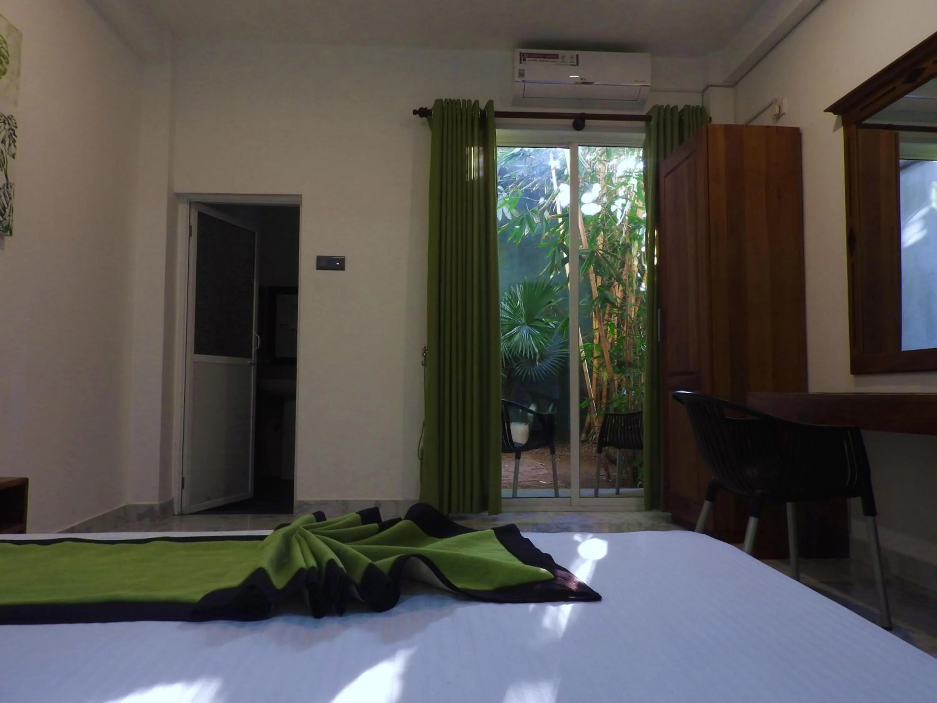 Bedroom, Bed in Green Heaven Resort Kandy